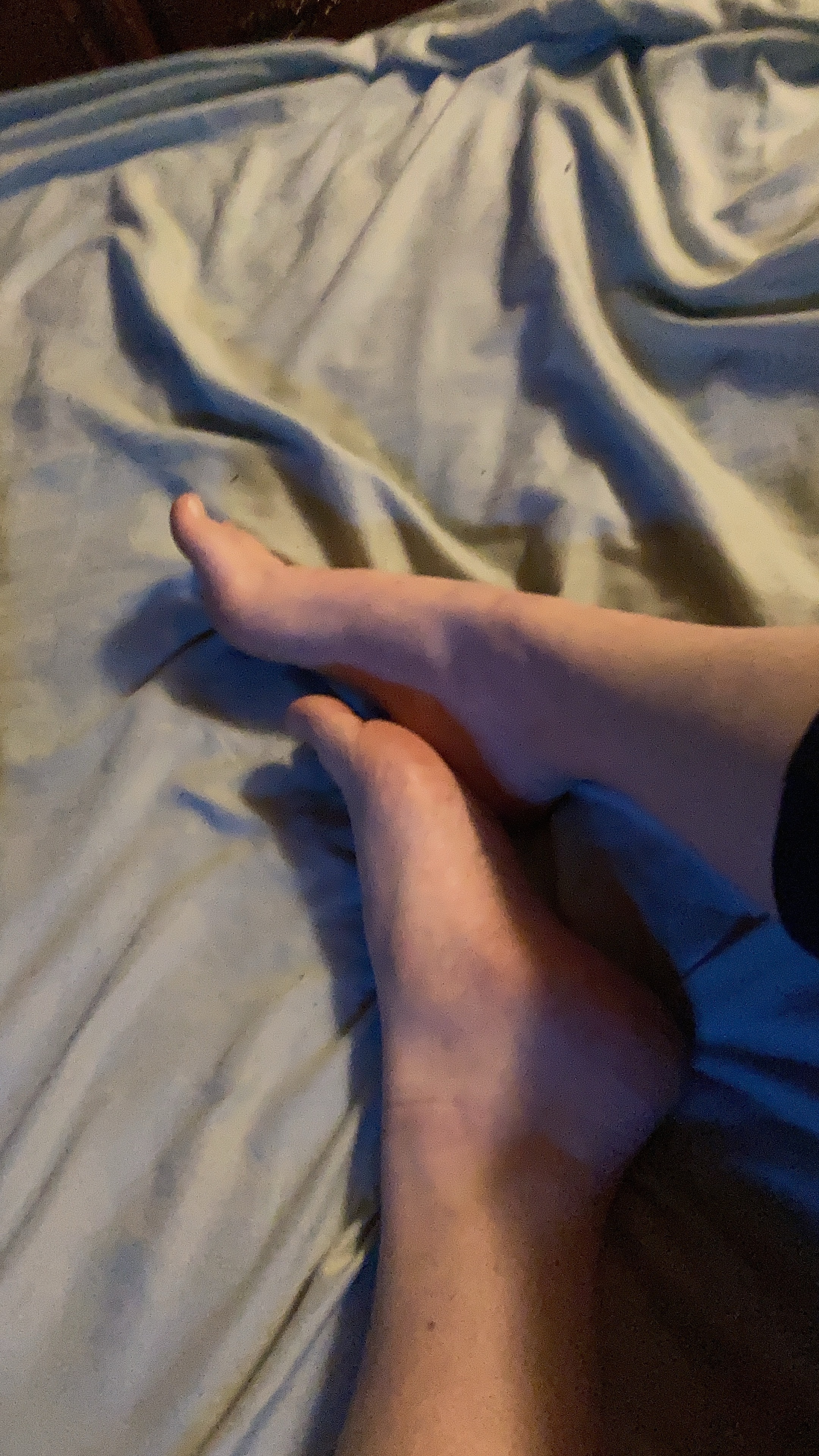 Amateur feet profile