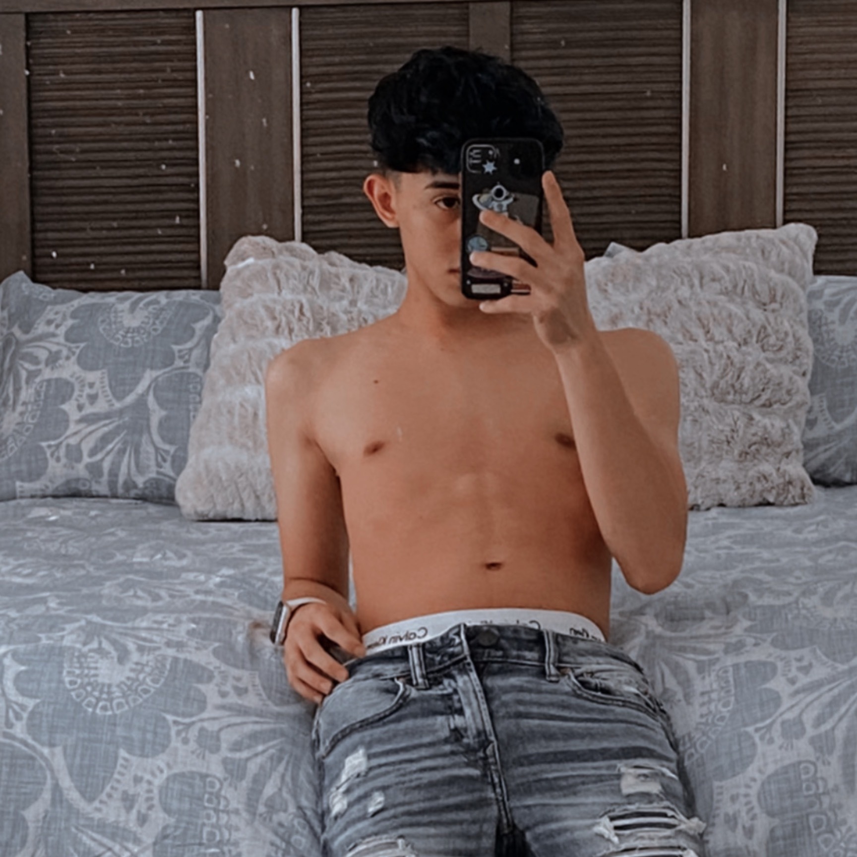 boyhottshow23 profile