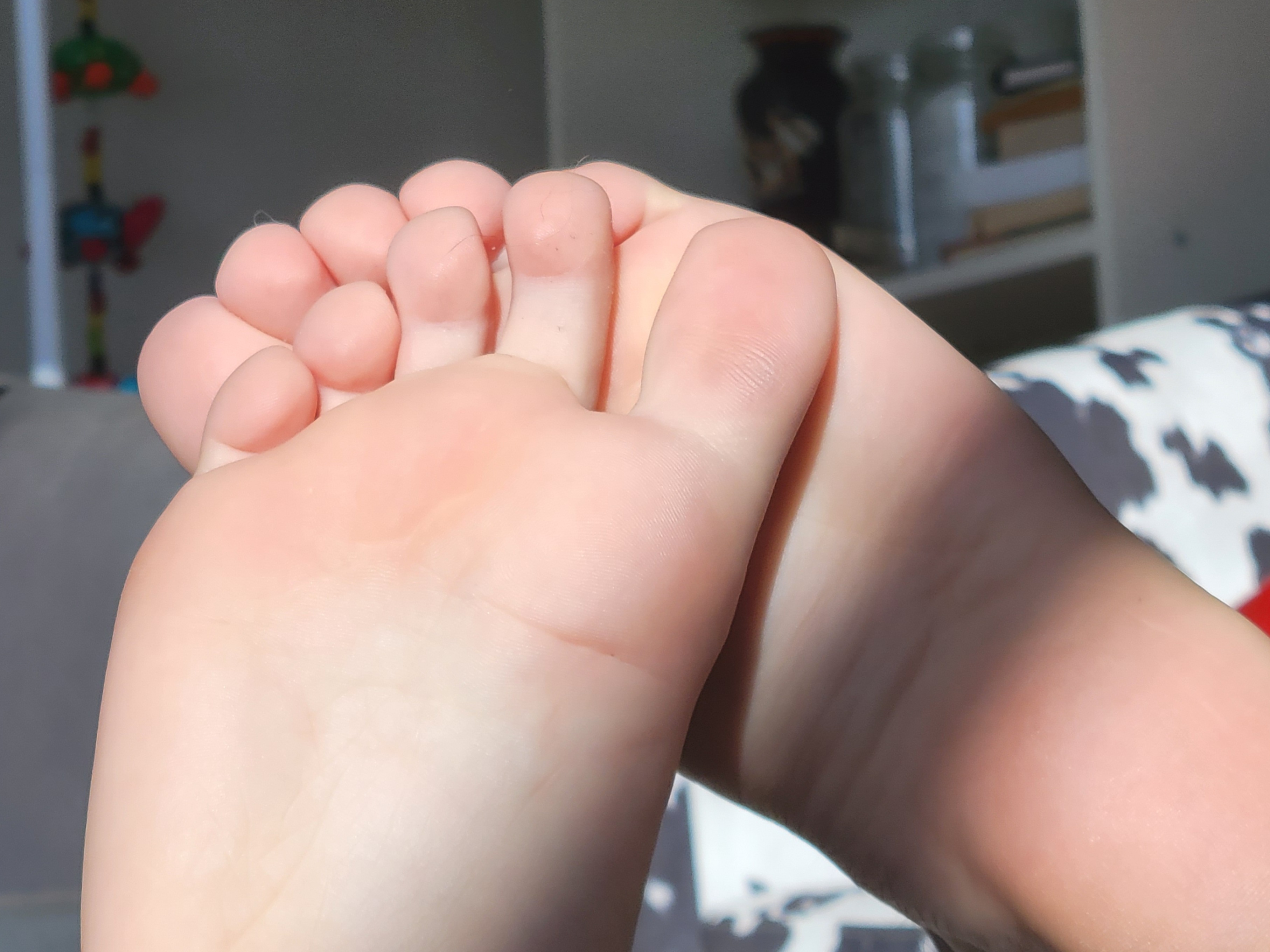 kikibfeet thumbnail