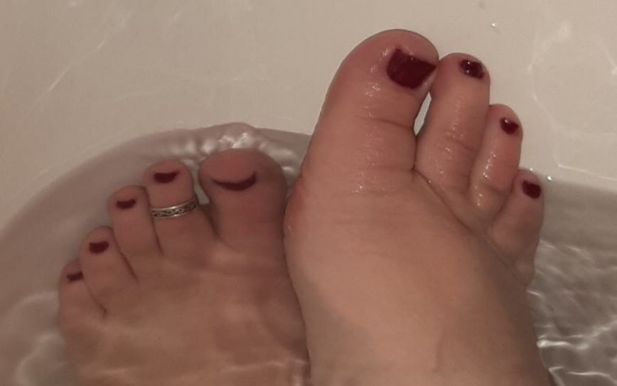 Soft_and_silky_feet thumbnail