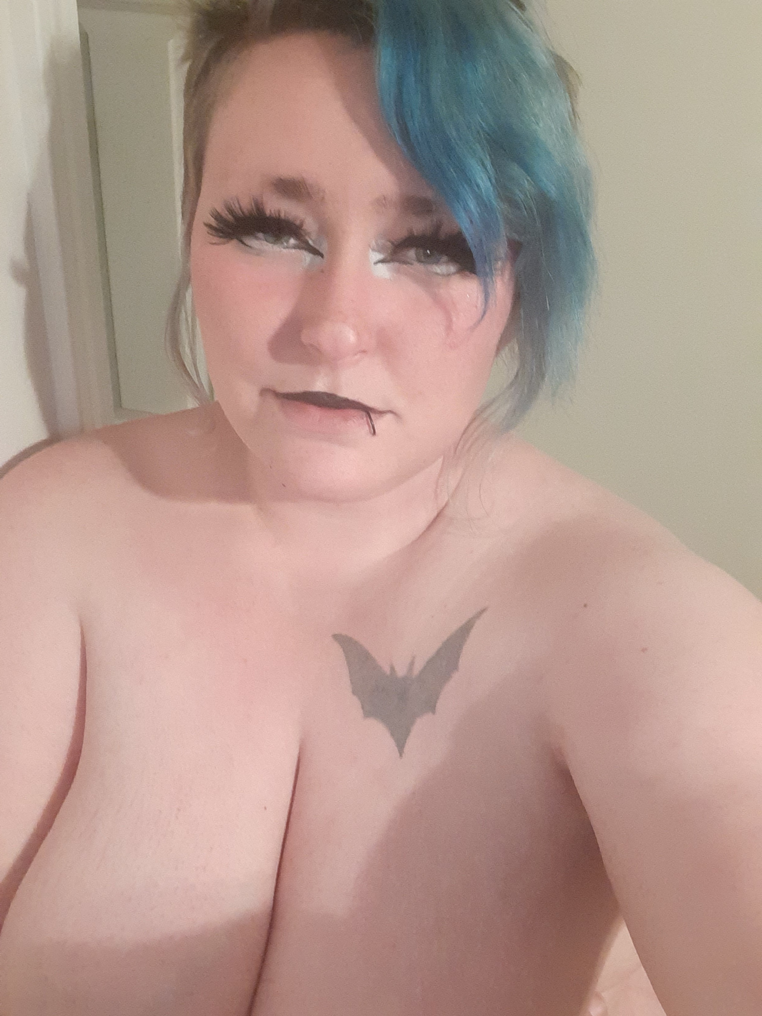 Mothisweird- BBW kinky goth profile