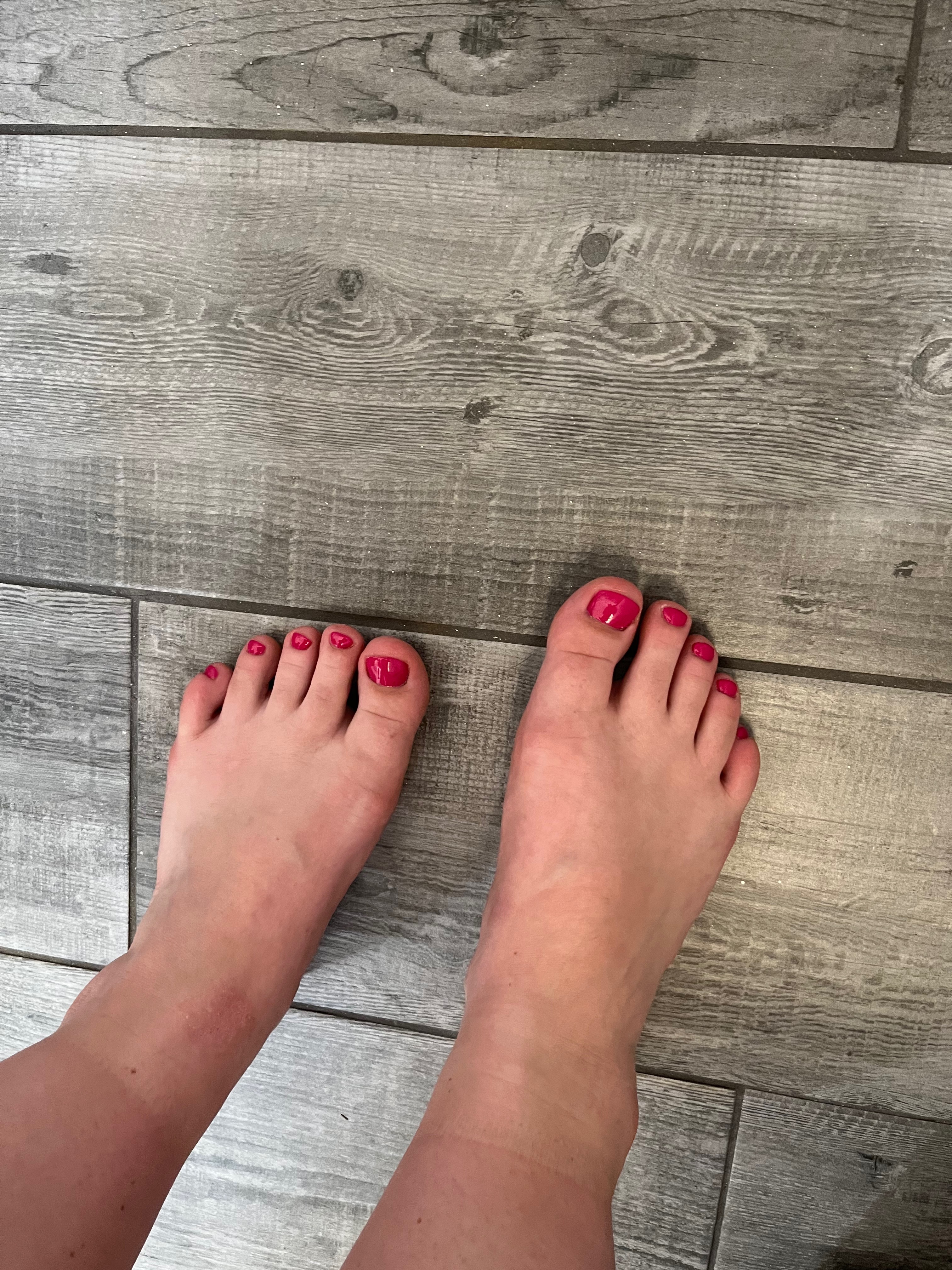 feet_pics_lola99cover