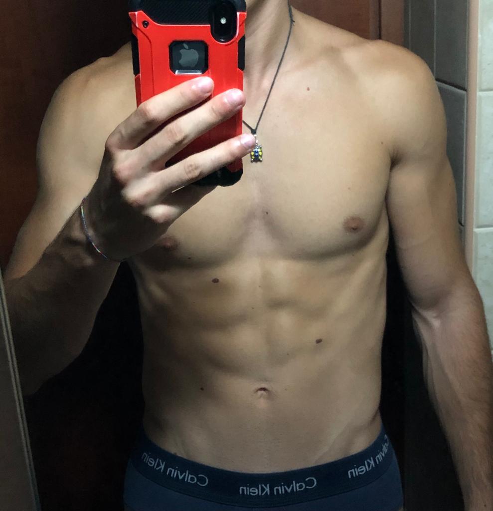 Fit Straight Italian Boy profile