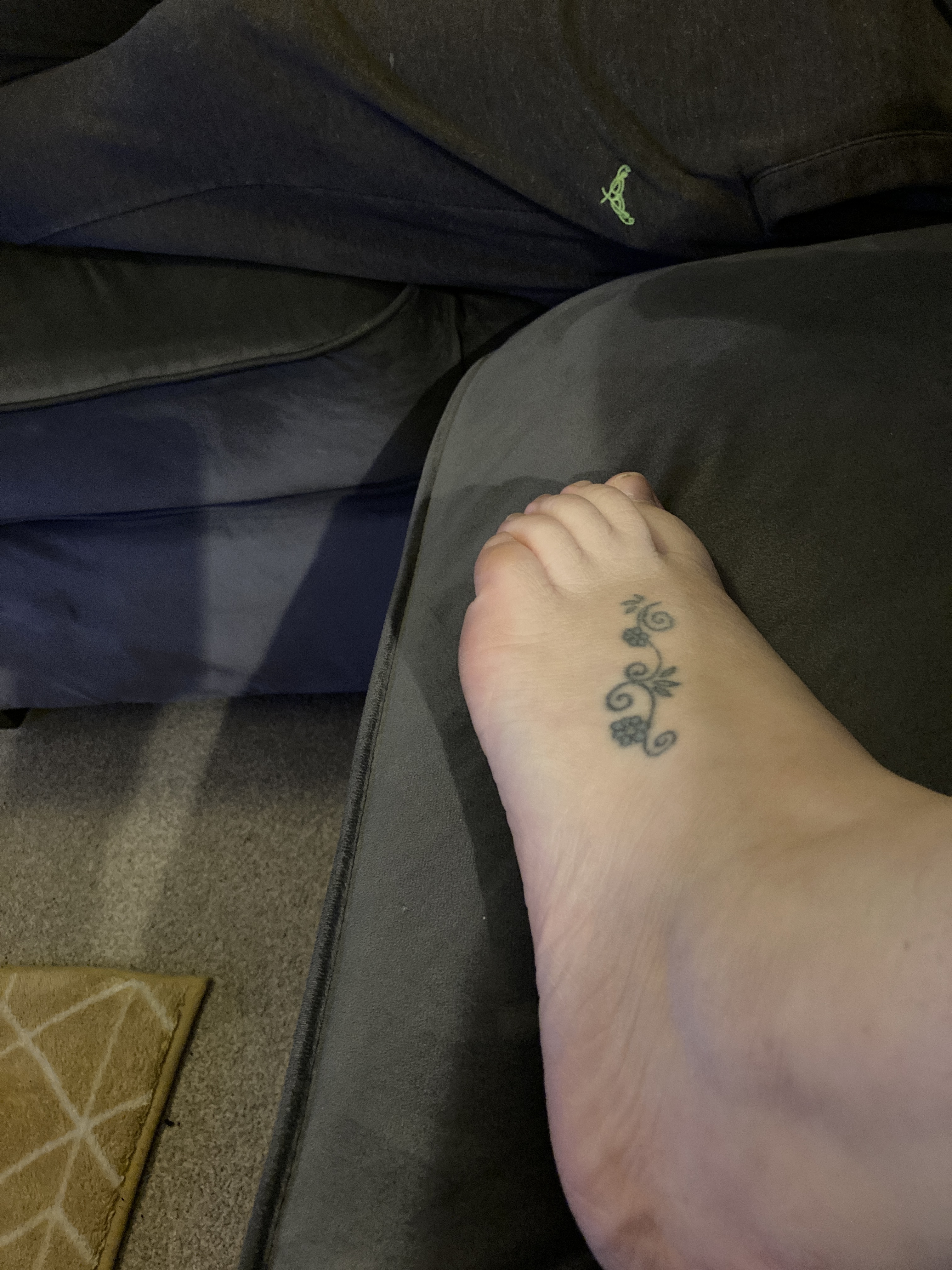 Footfetish90 profile