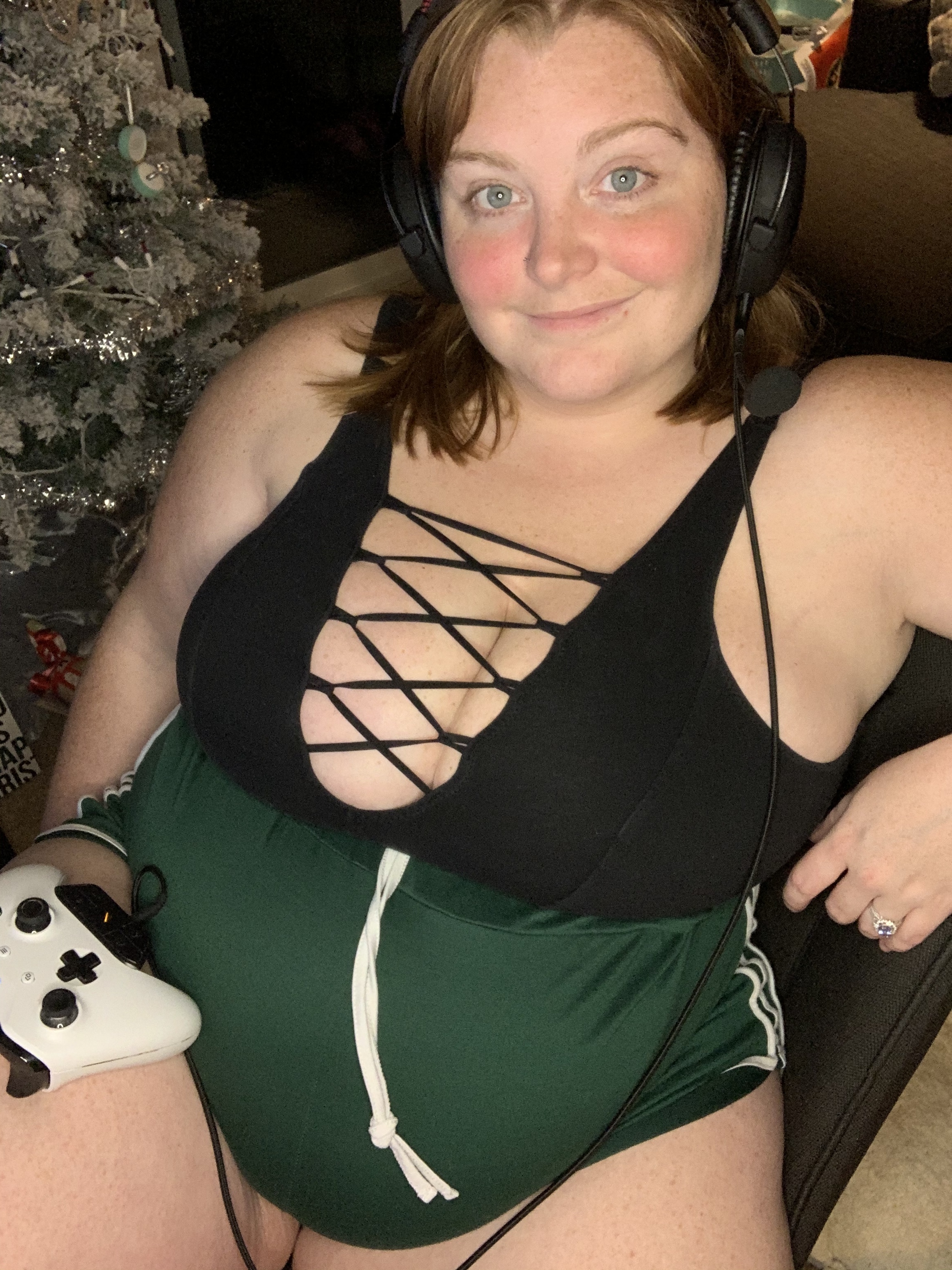 vivianvoluptuous thumbnail