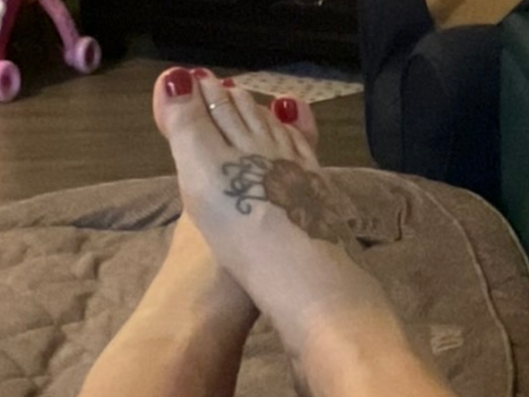 amybanksfeetcover