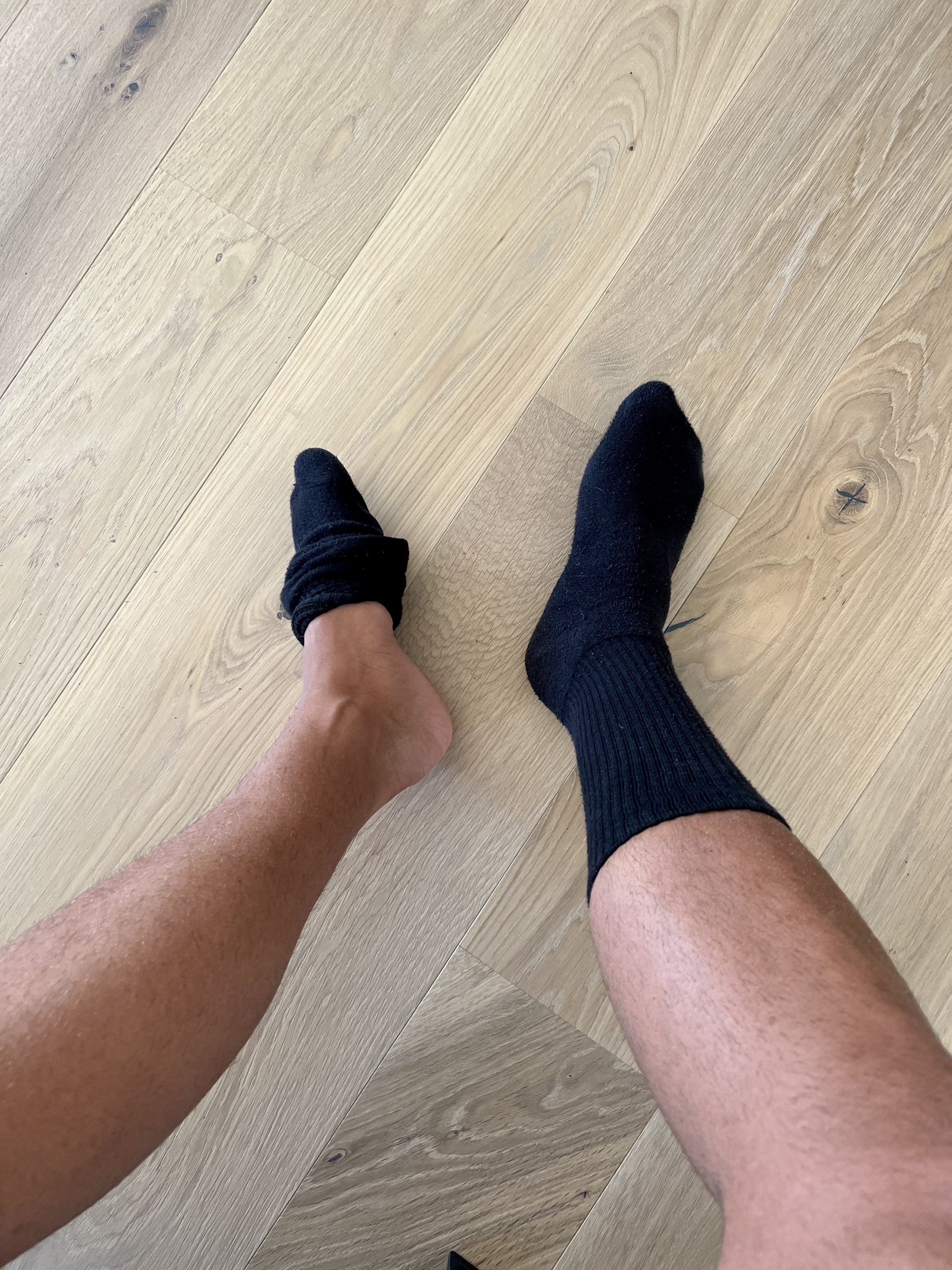 socks-sneakers-feet profile