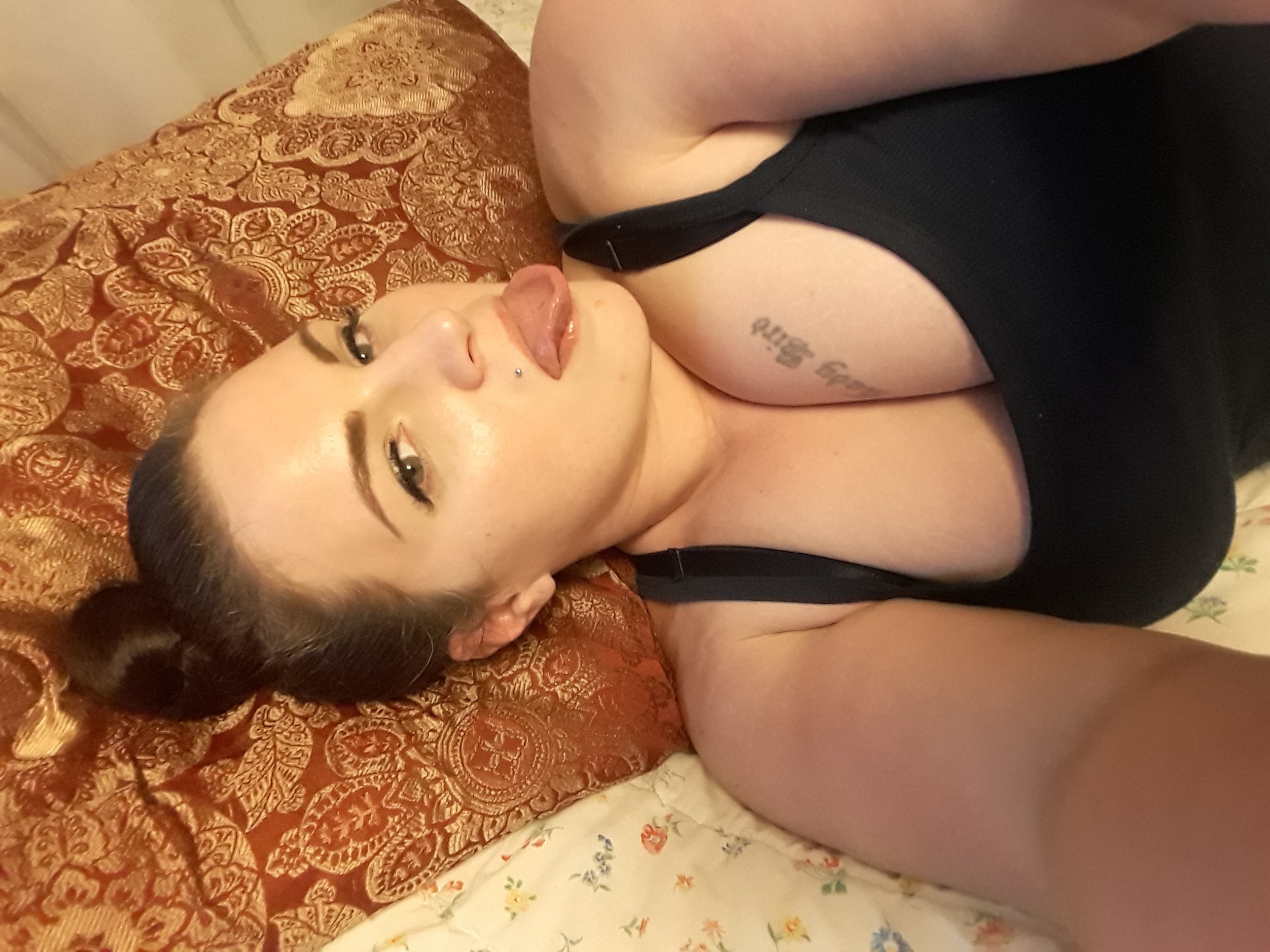 curvychristina88 thumbnail