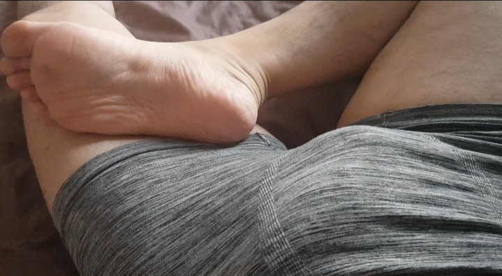 latinmalefeet thumbnail