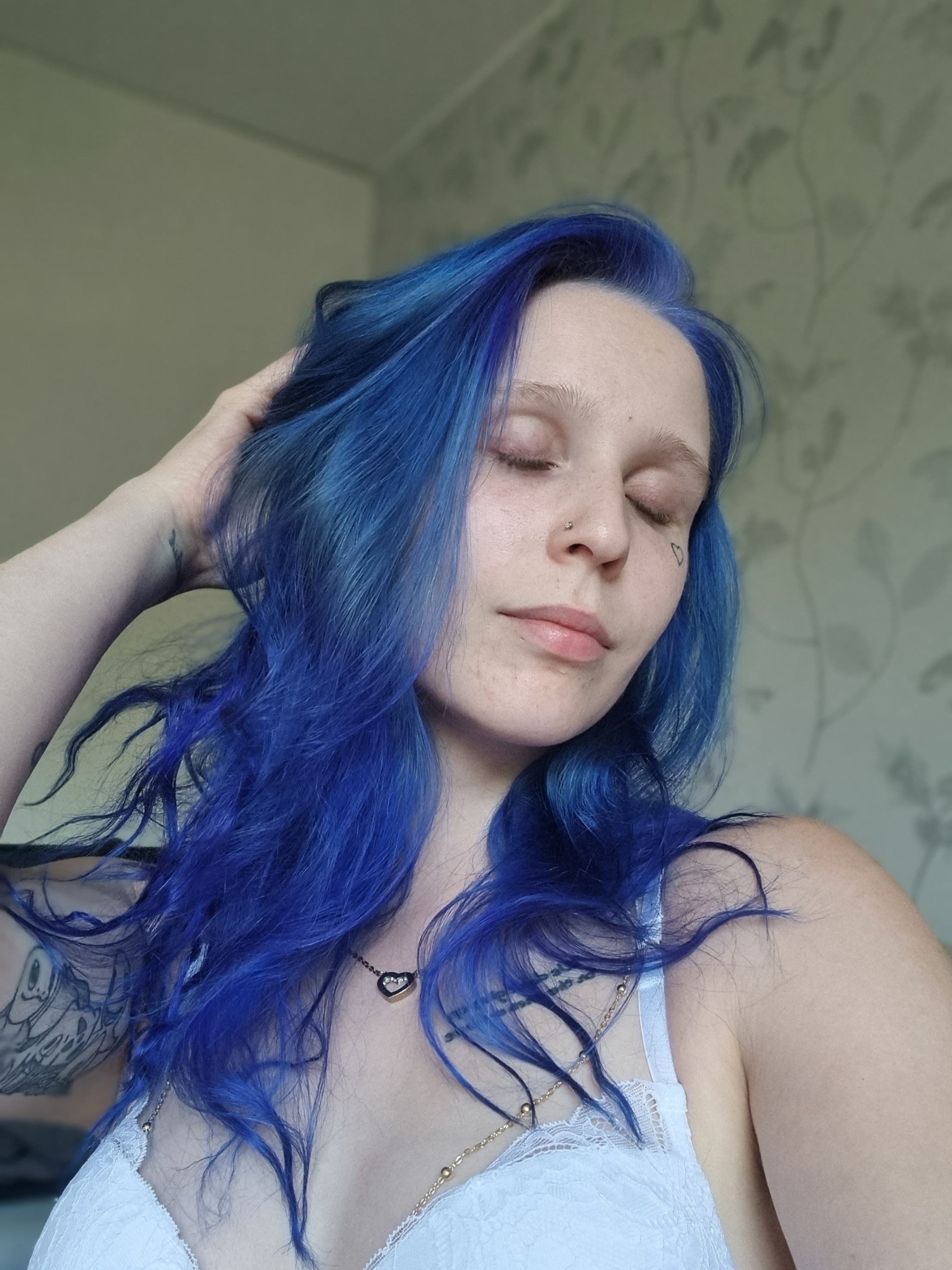 petitebluexoxo profile