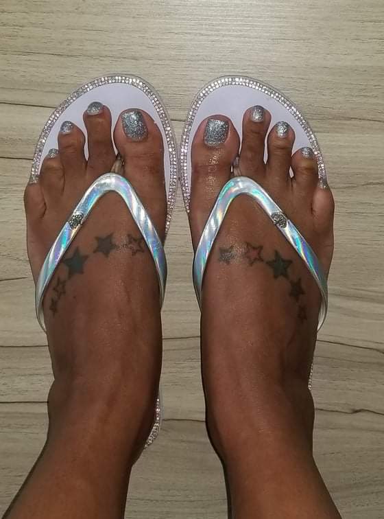 Ms Pretty-Feet-1012 profile