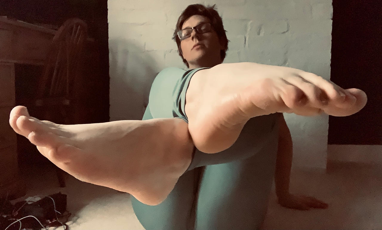 Softboyfeetx thumbnail