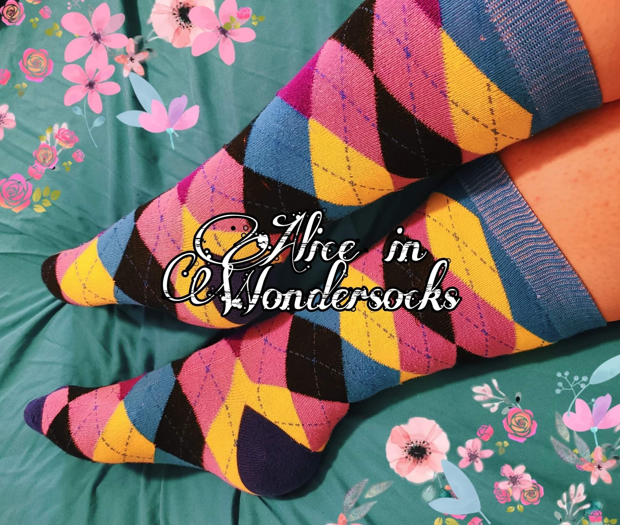 aliceinwondersocks thumbnail