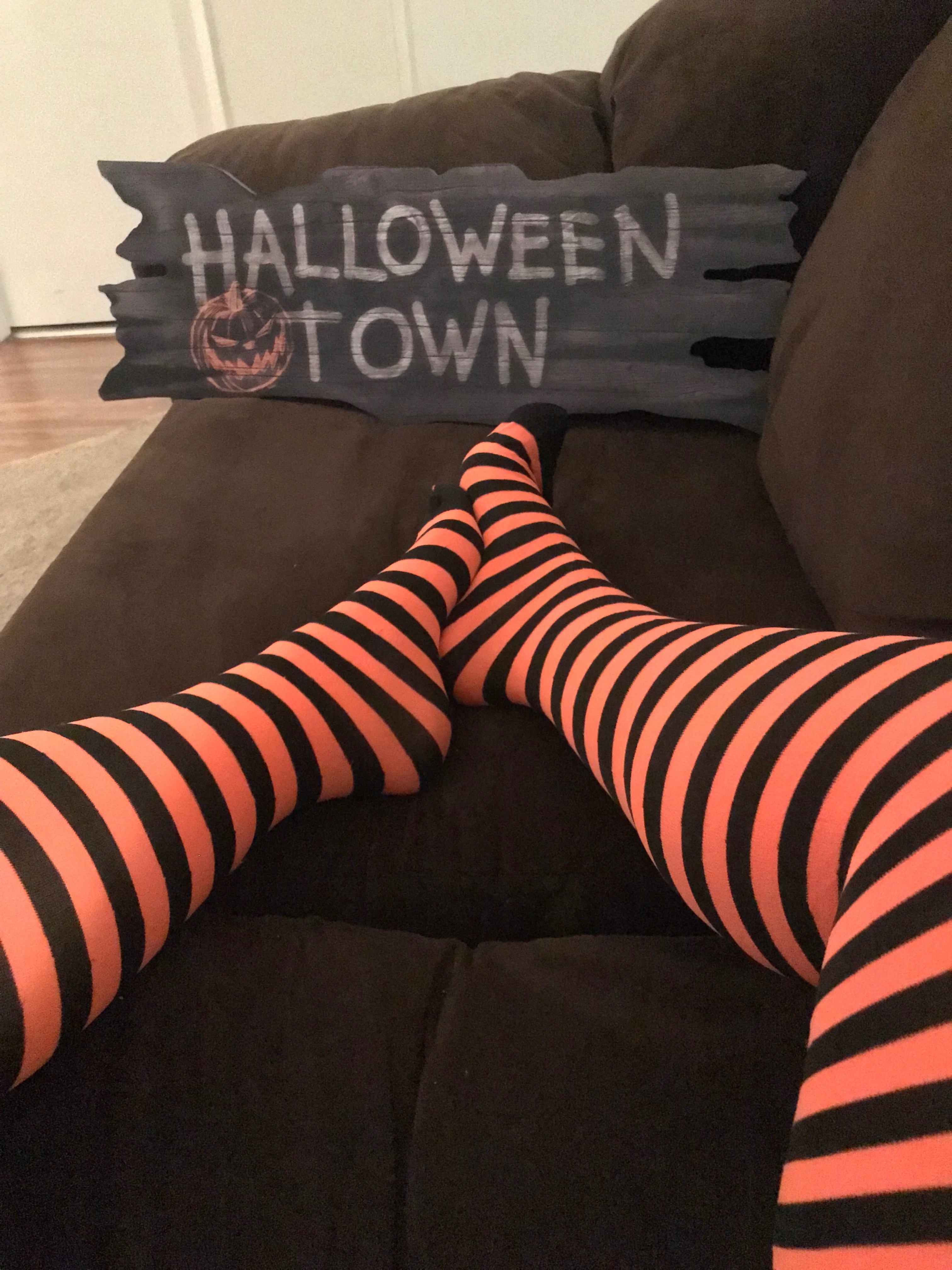 Halloweenbabefeet thumbnail