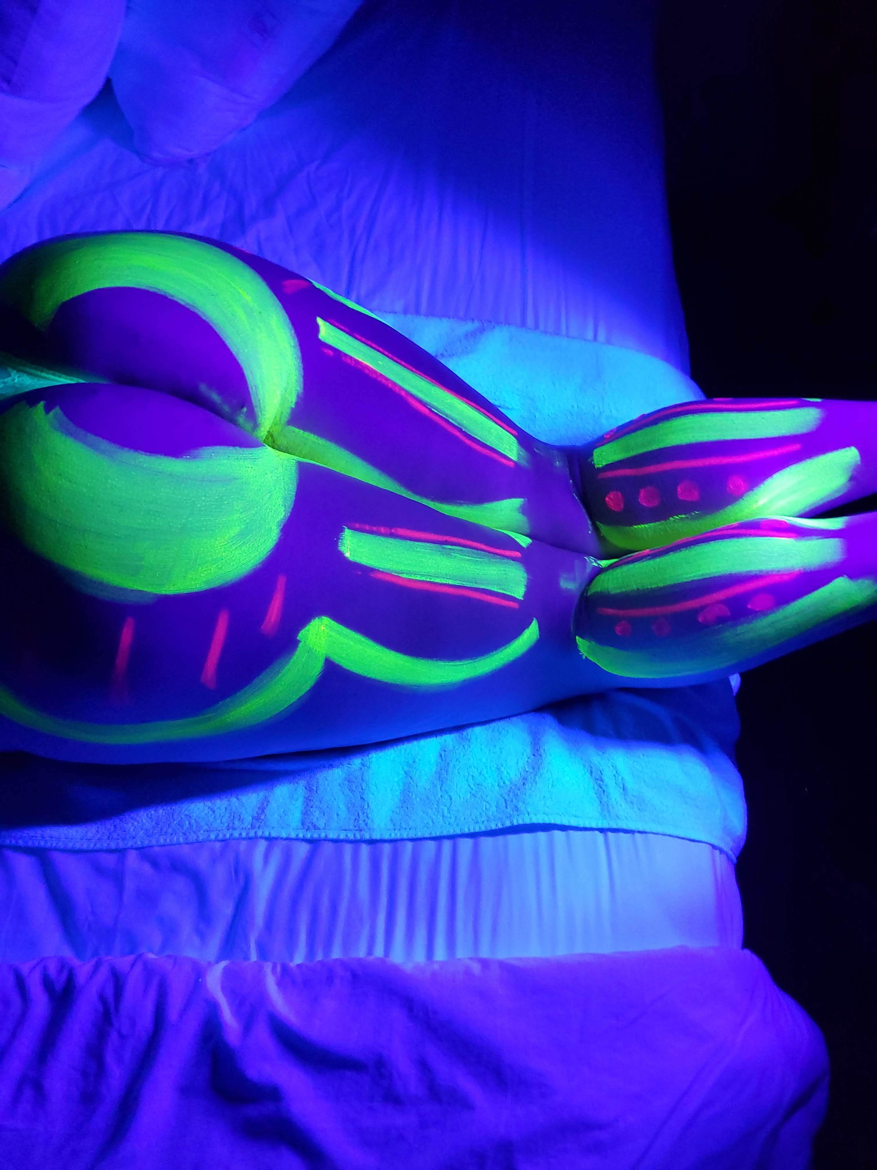 Blacklight Booty thumbnail