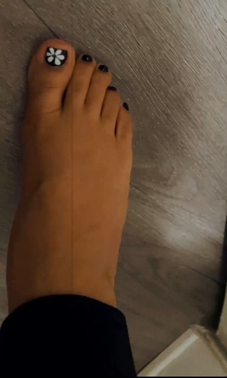 Footsies thumbnail