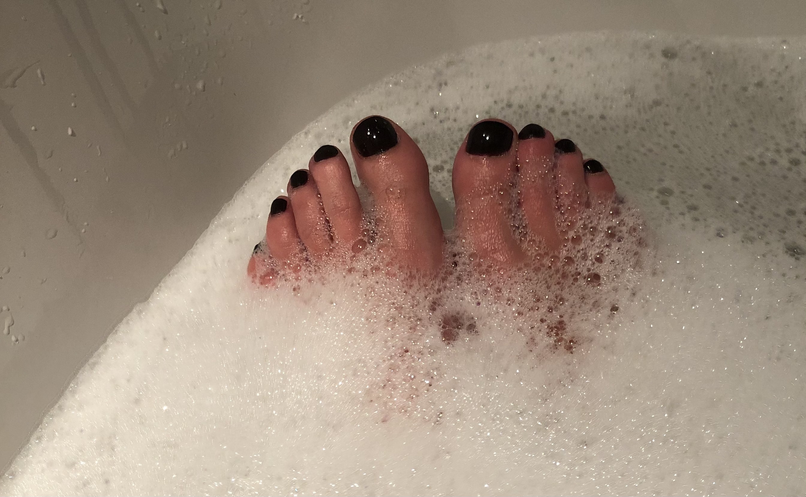 femalefootfetish thumbnail