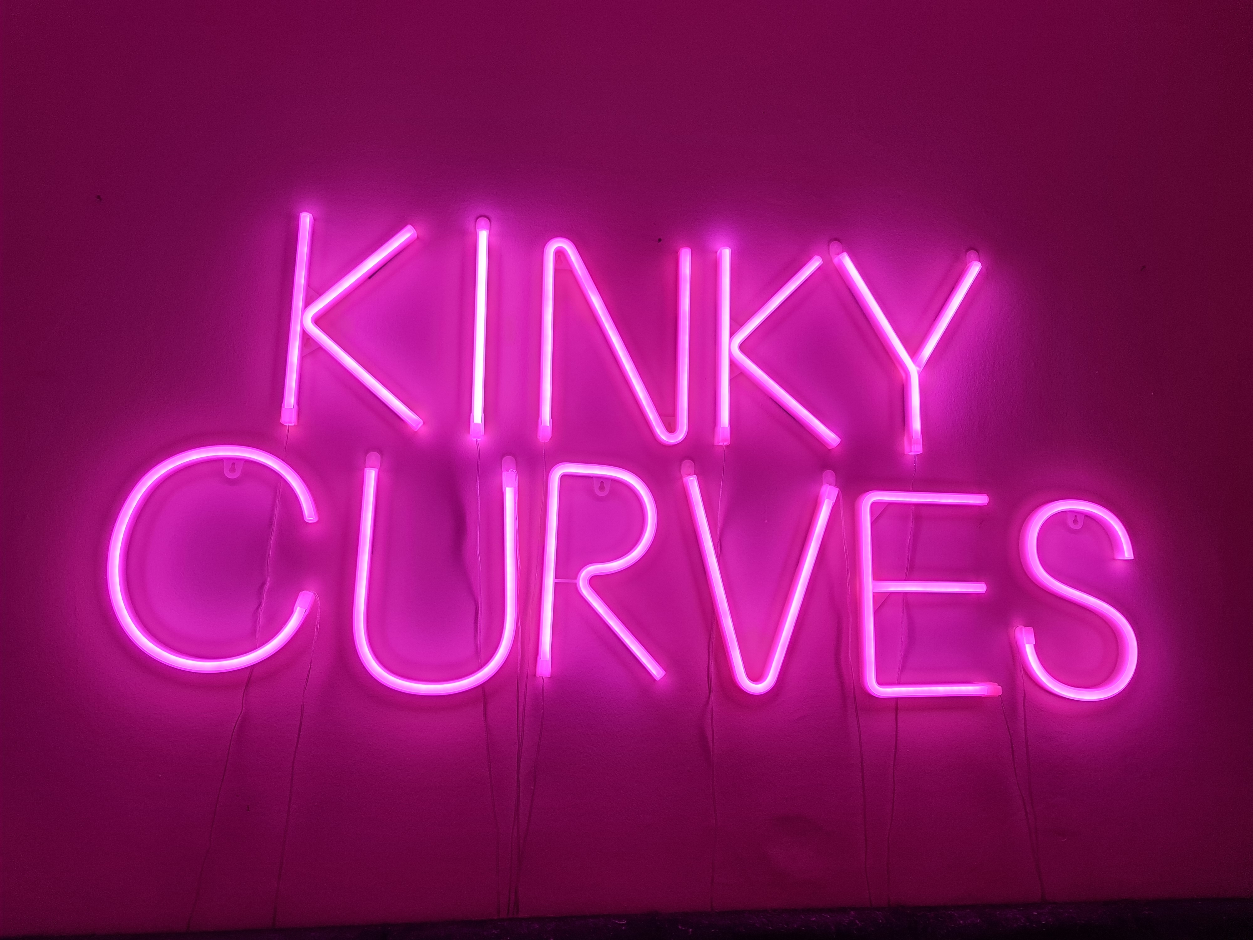 kinkyxcurves thumbnail