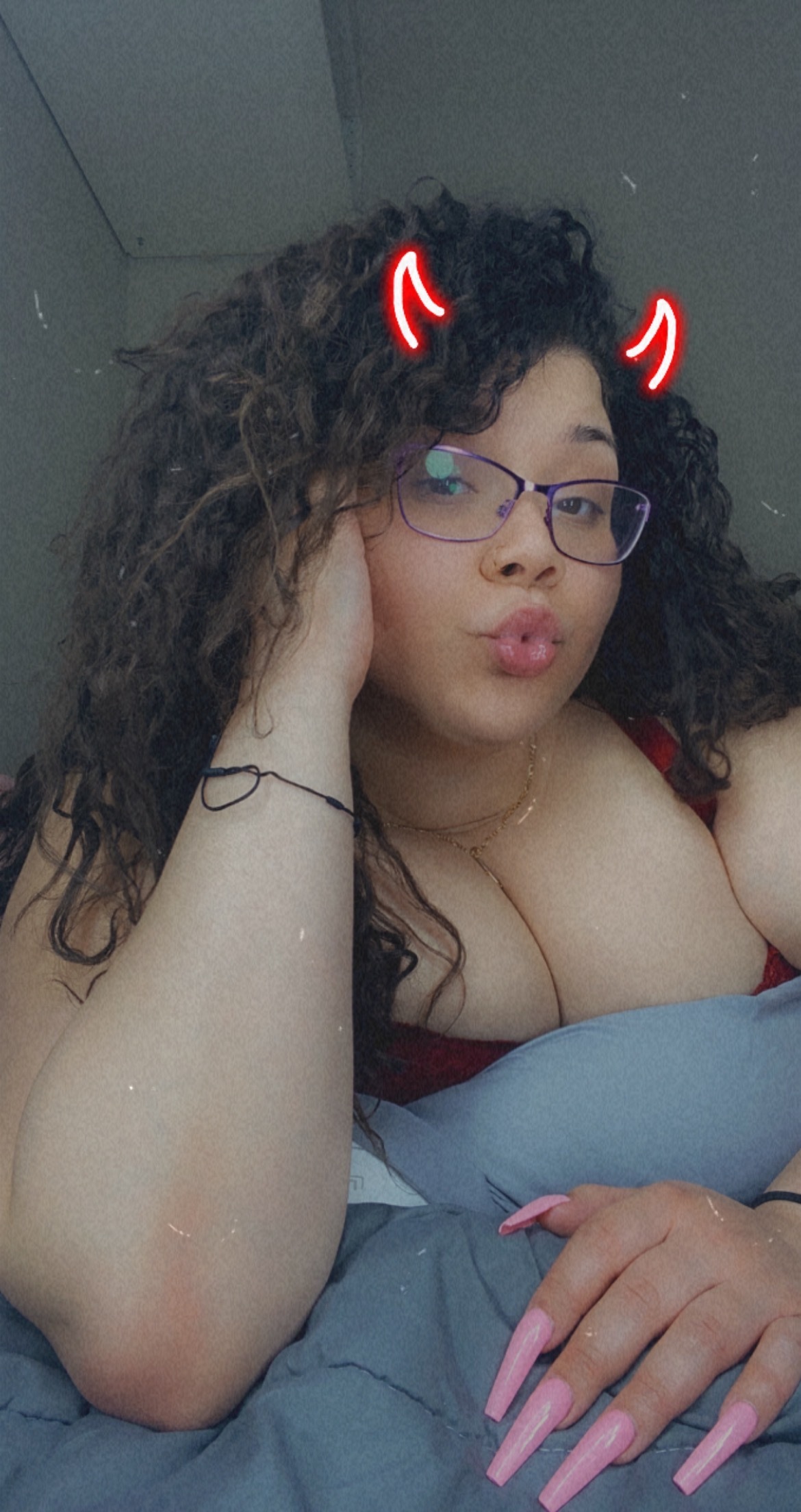 curlycurvy21 profile