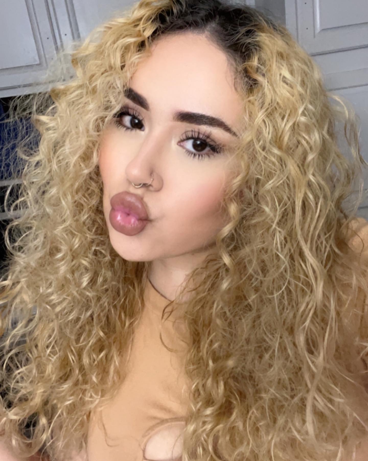 CurlyGoddess profile