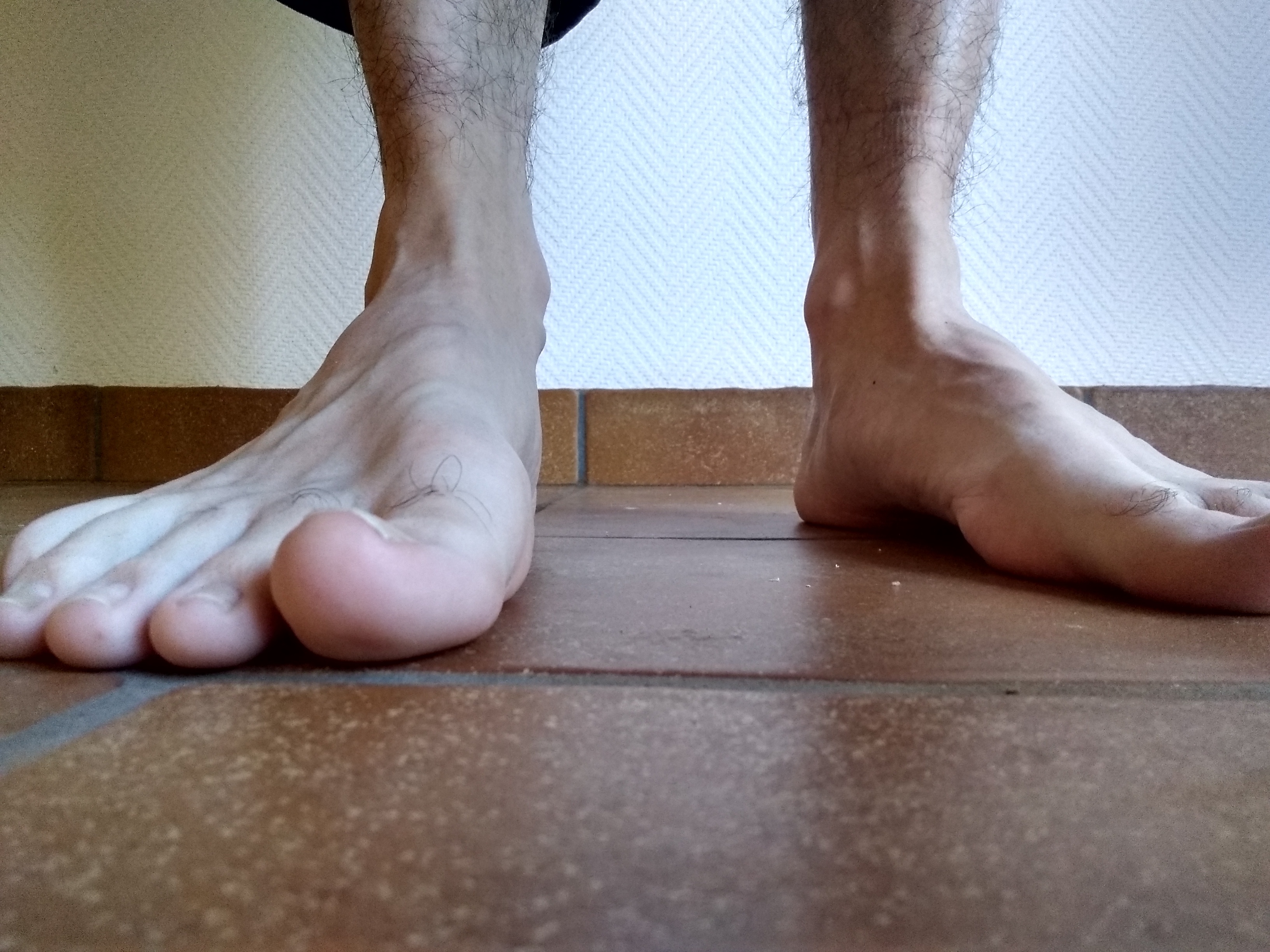 Men's feet thumbnail