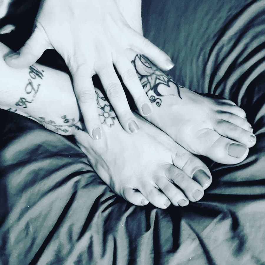 DesireFeet thumbnail