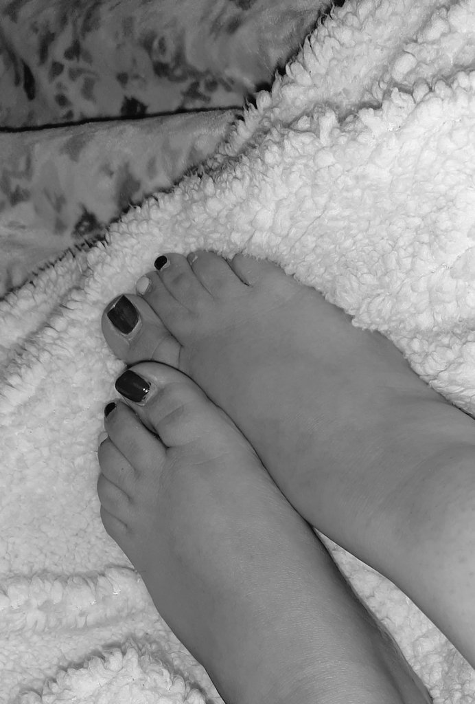 Lucia Grey Barefoot thumbnail