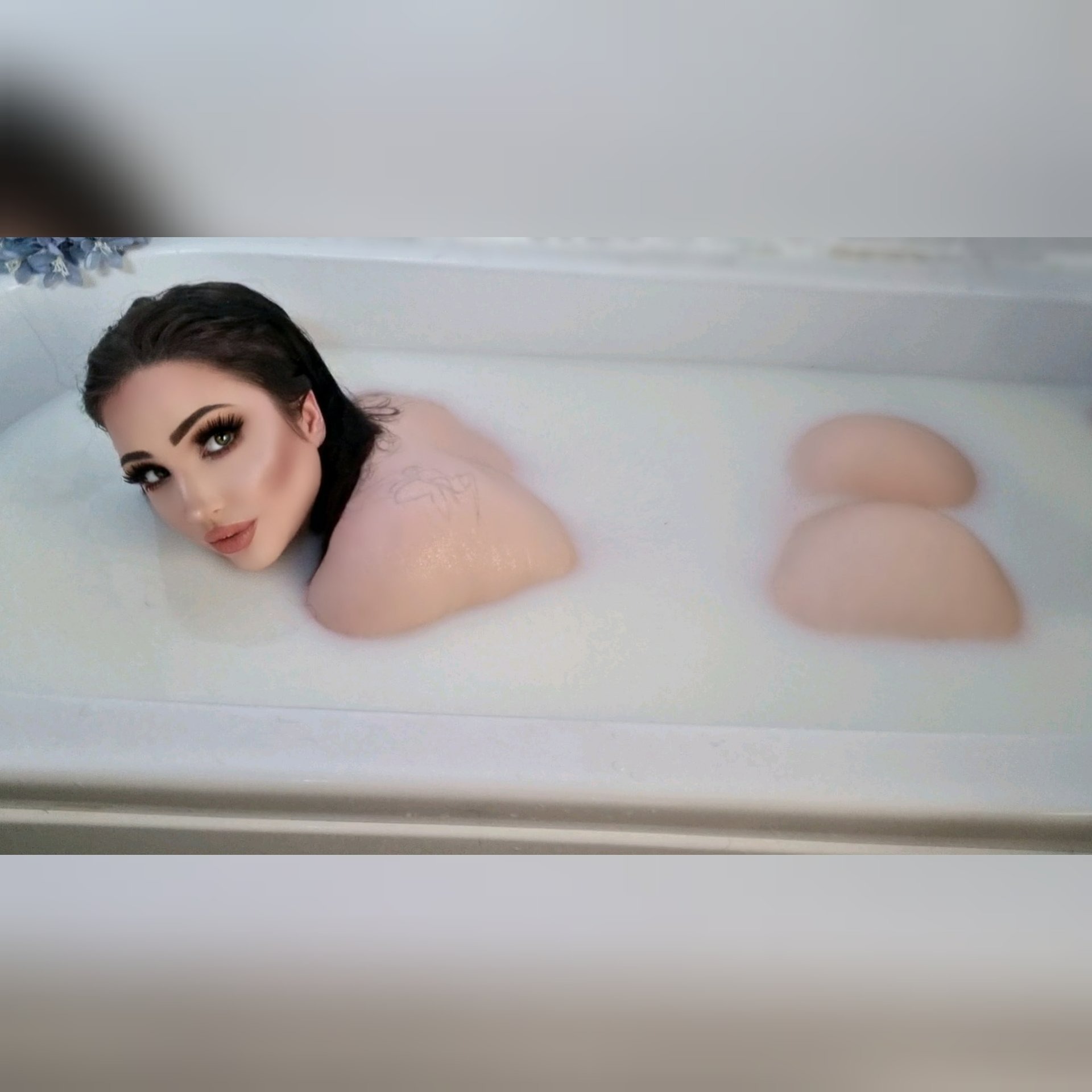 ivytenebrae thumbnail