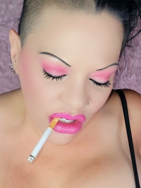 thesmokingfetishgoddess profile