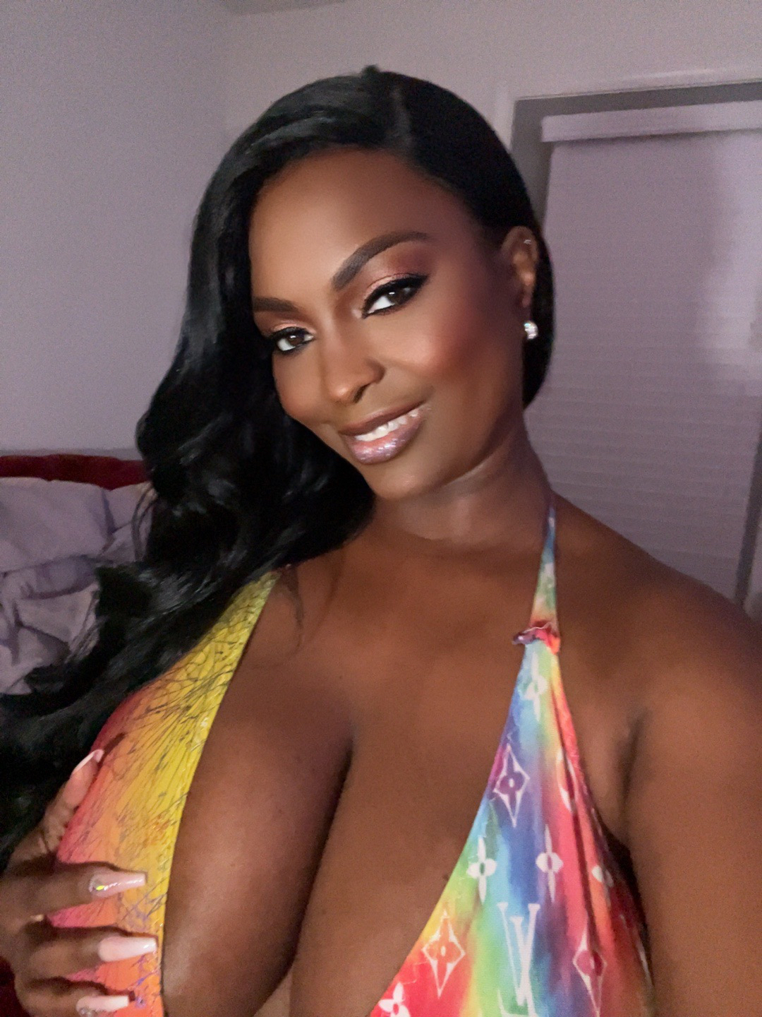 Eboni Amore profile