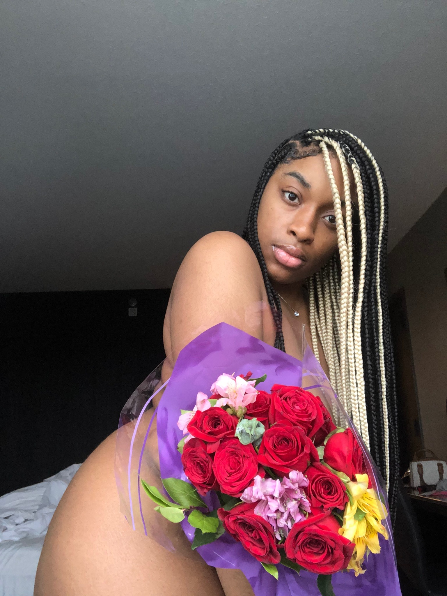 CUSTOM CONTENT $50 ($xotaliyah) profile