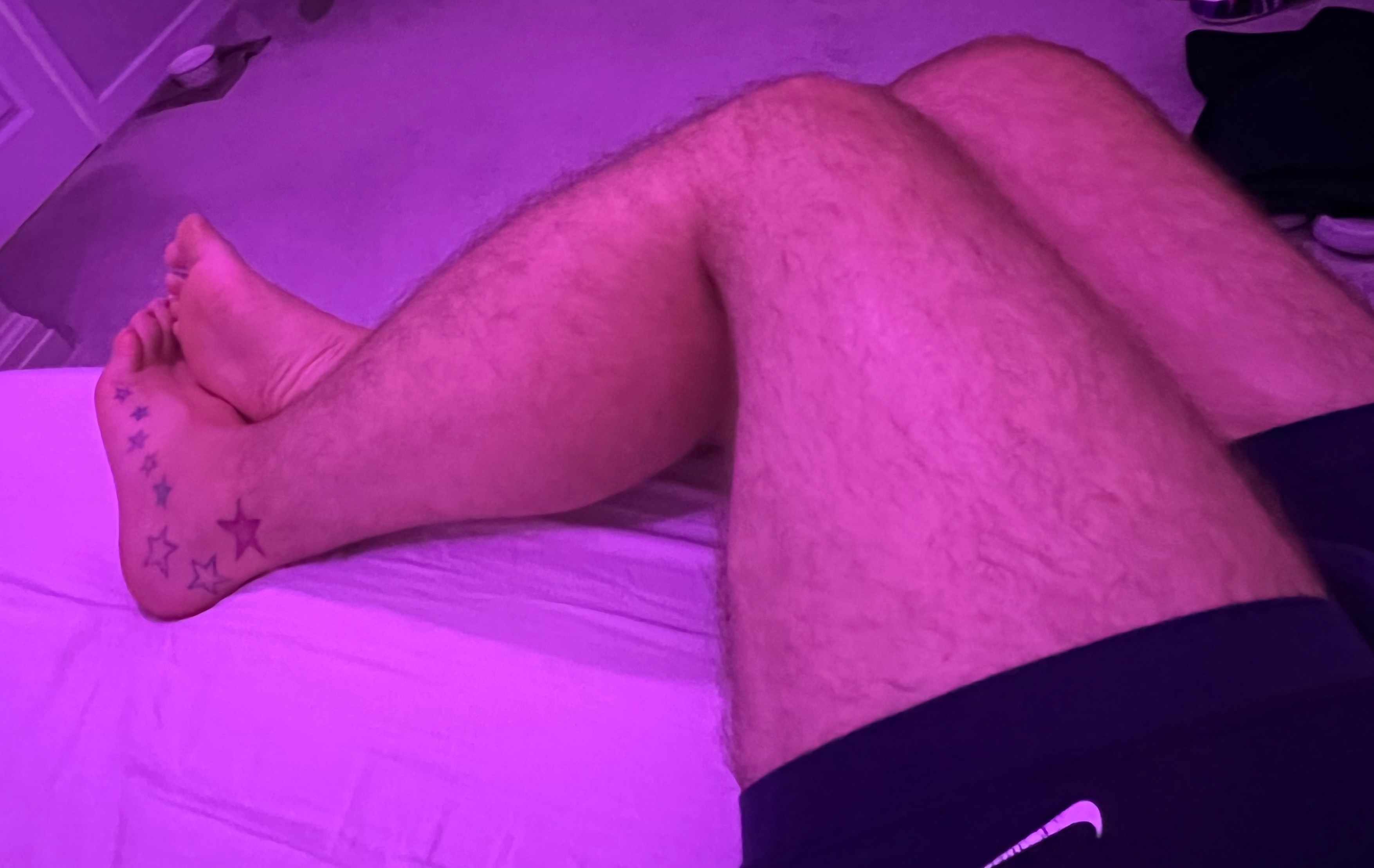 Richie’s gay hairy feet thumbnail