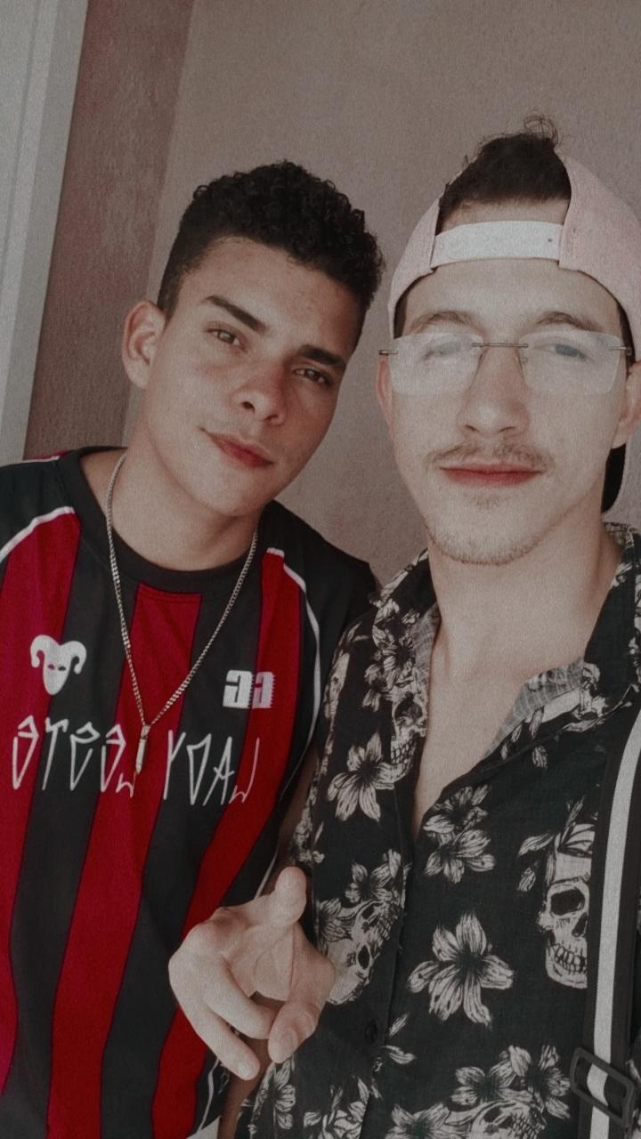 Renan e Dominic profile