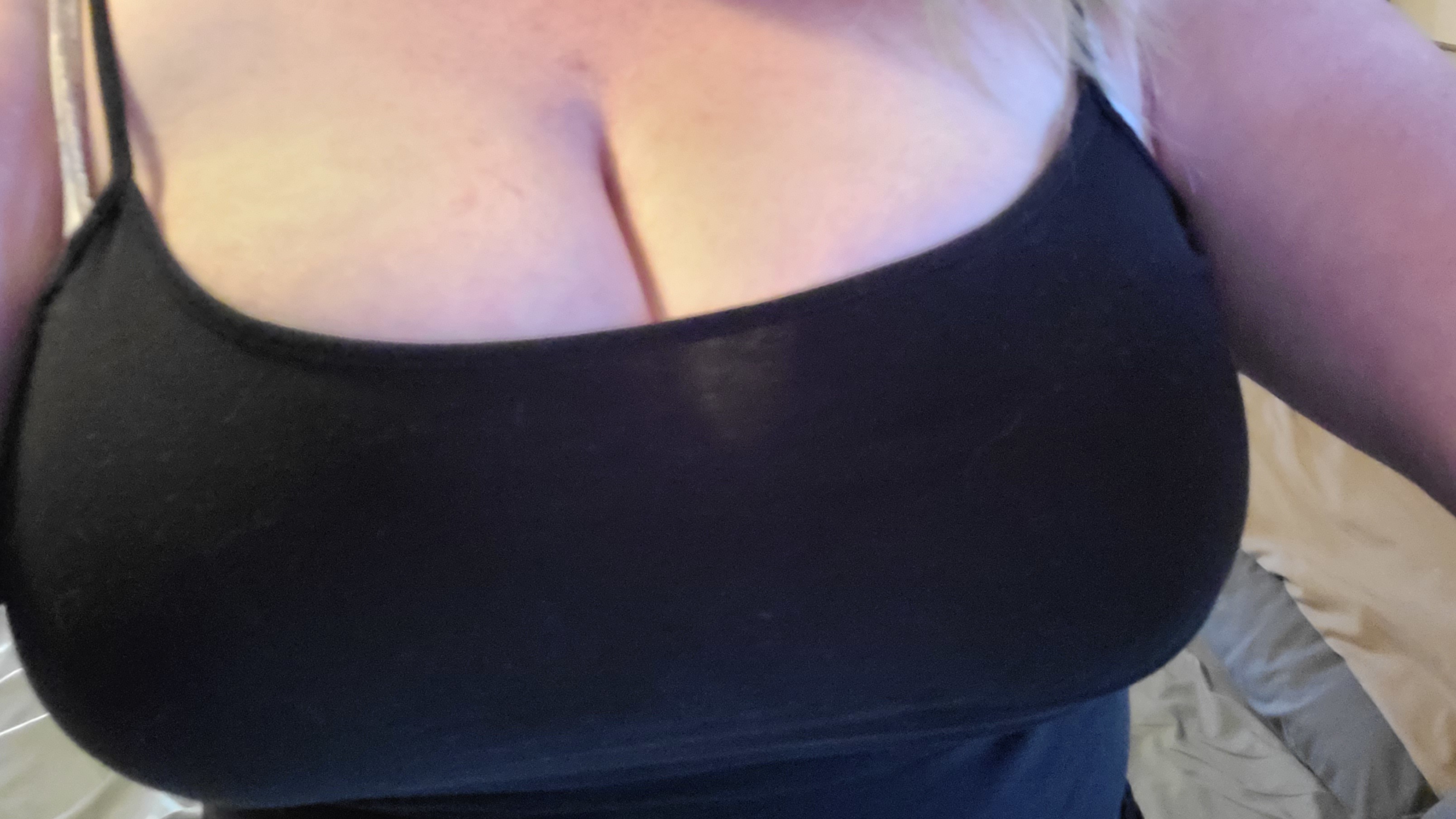 BlueEyedPiercedMILF profile