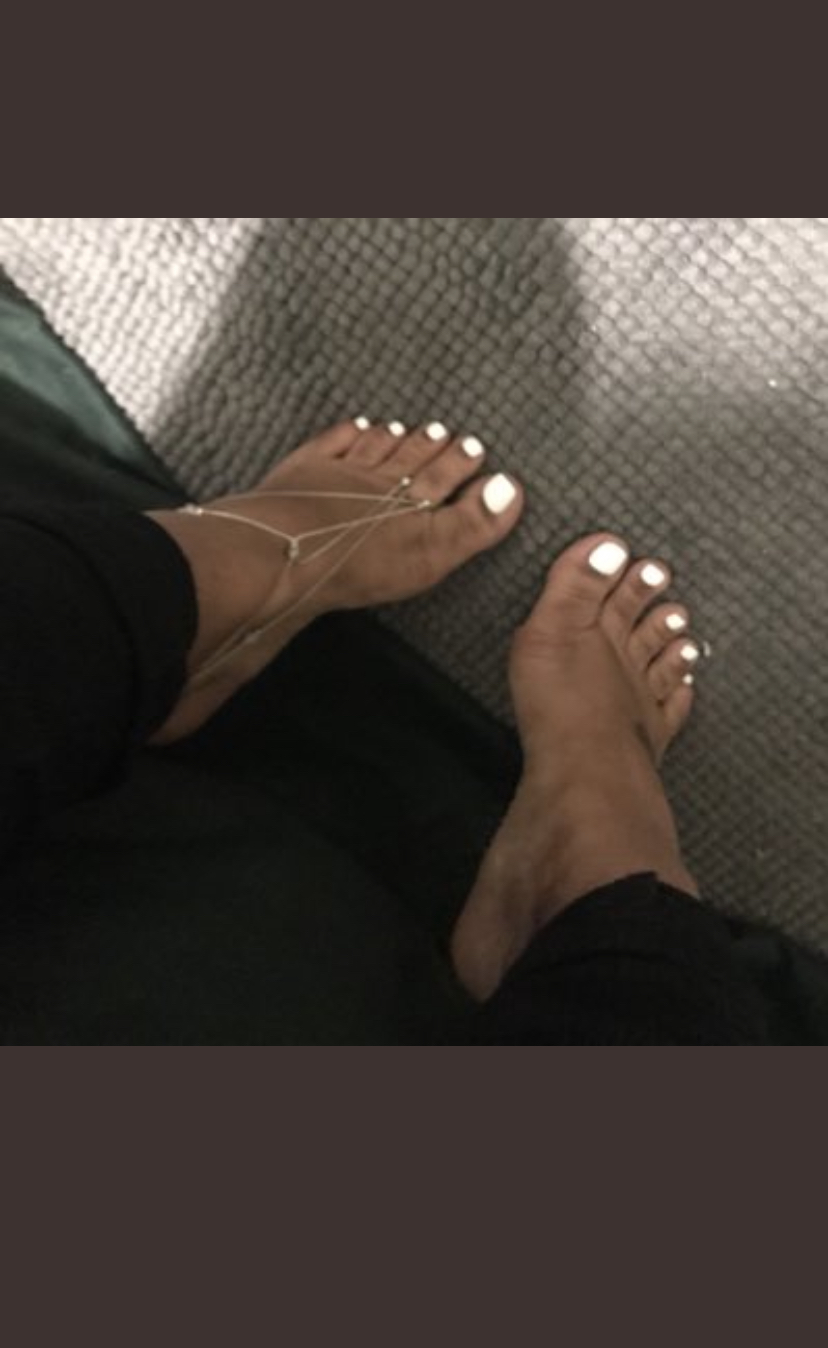 realarisfeet profile