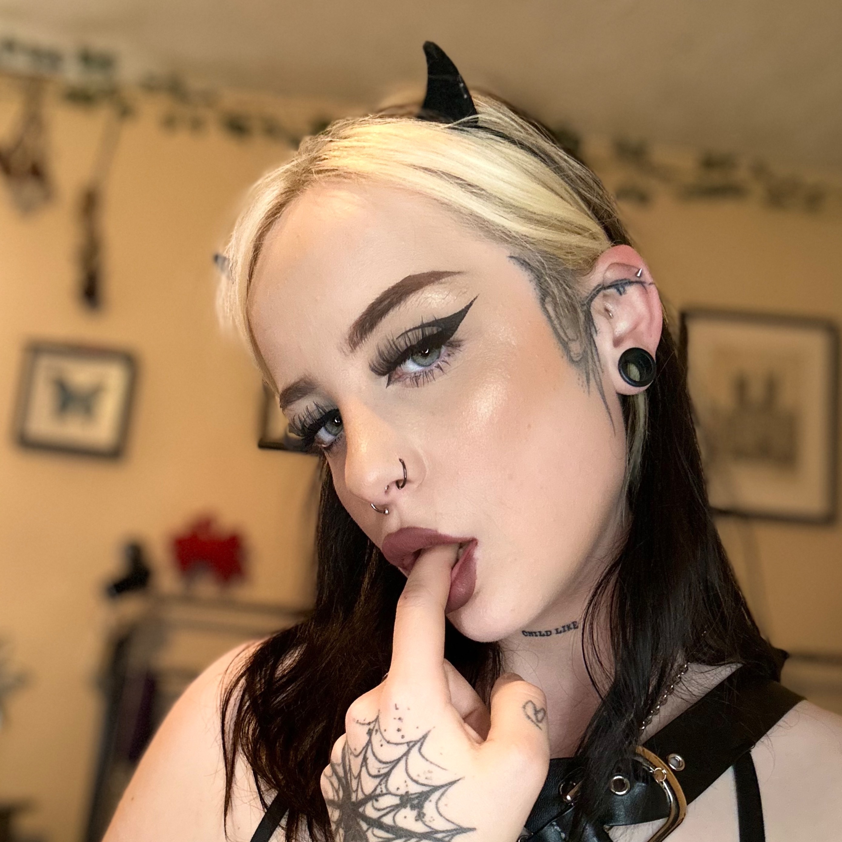 𝕬𝖓𝖌𝖊𝖑 𝖇𝖆𝖇𝖞 🖤 profile