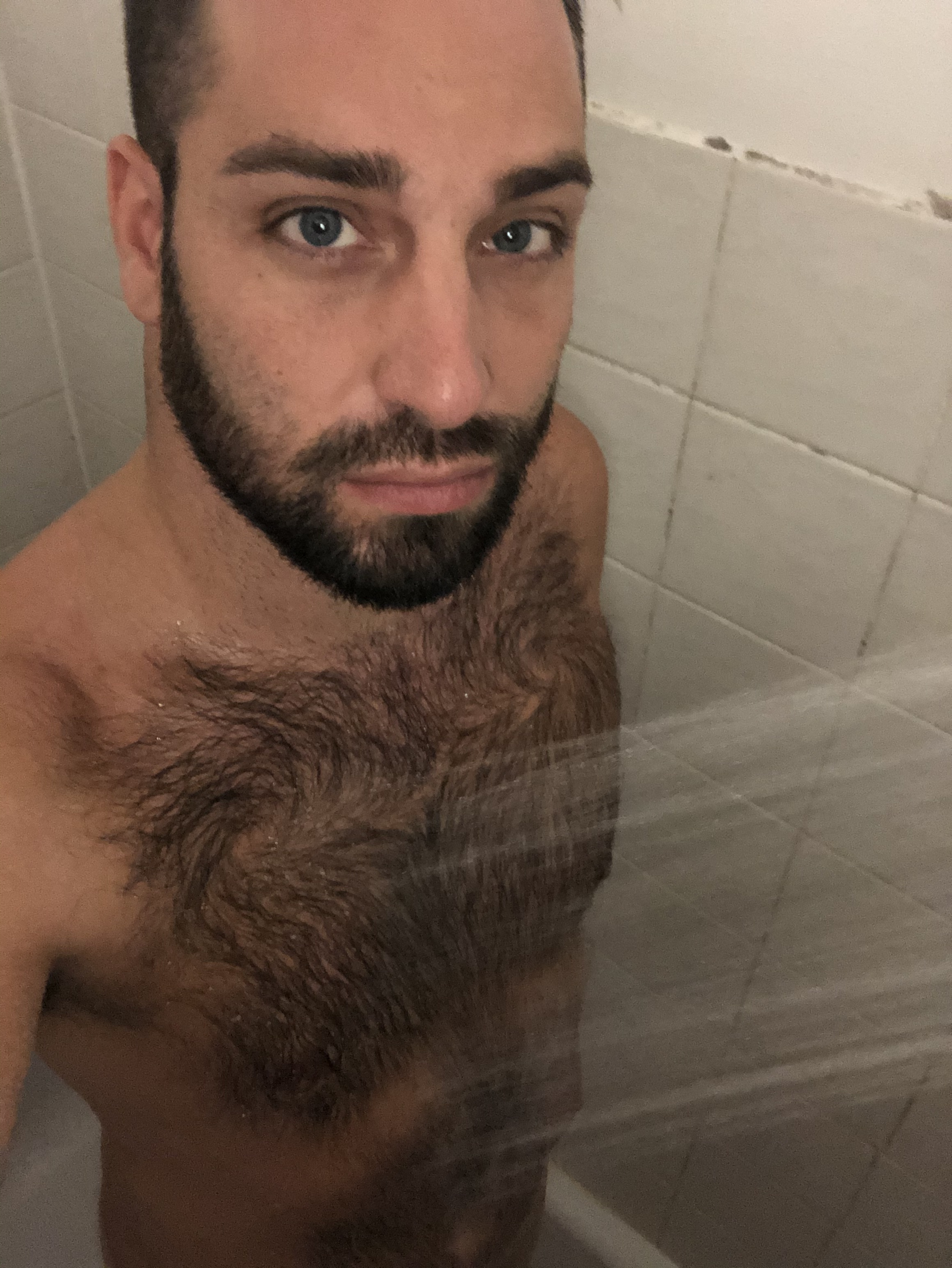 hairy_hung_guy profile