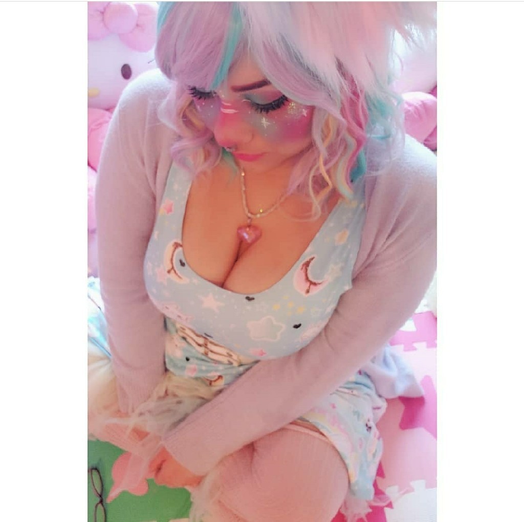 NerdyCurvyKitten profile