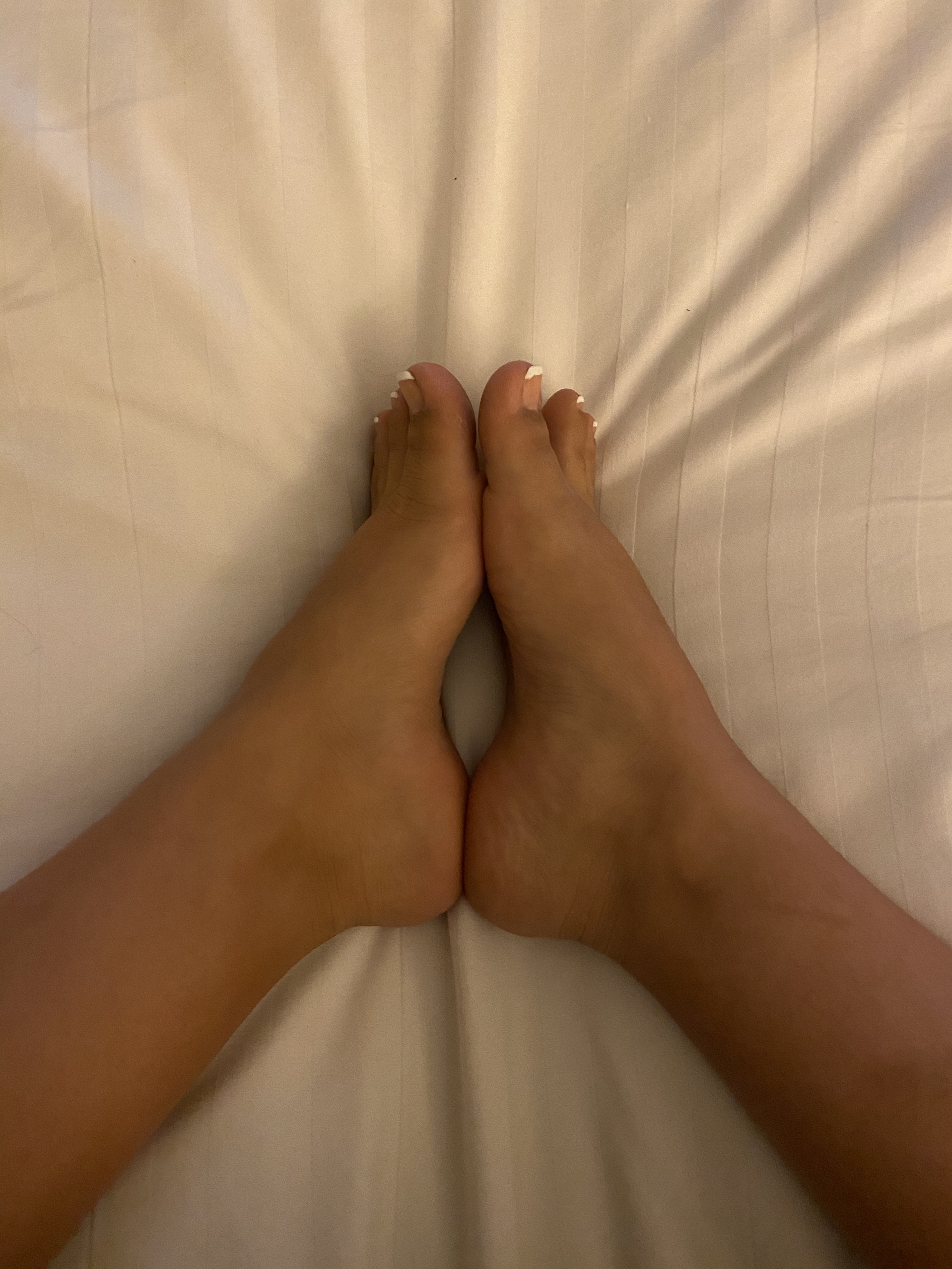 little latina feet profile