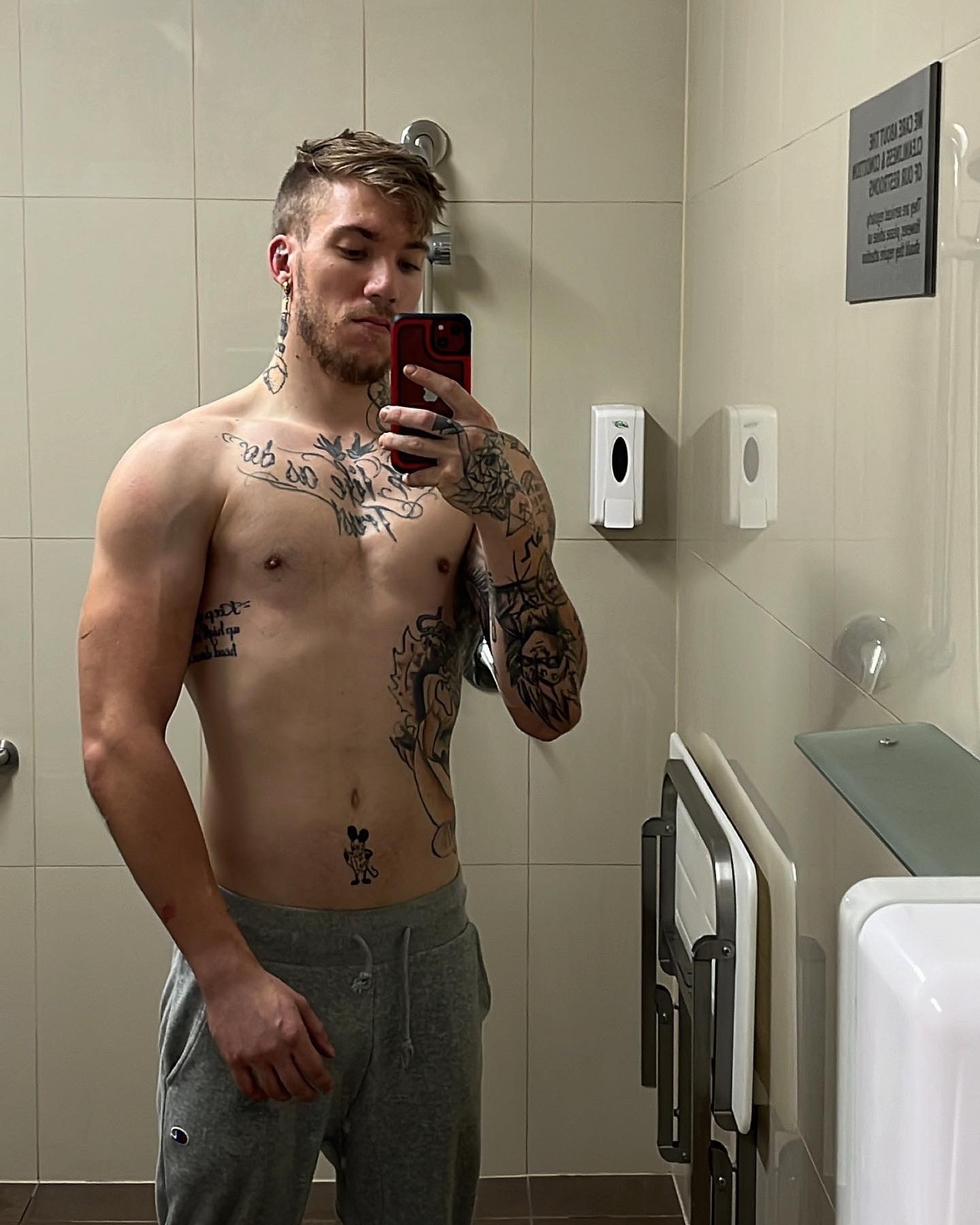 tattooednakedchef profile