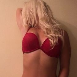 Blonde_kyliej profile