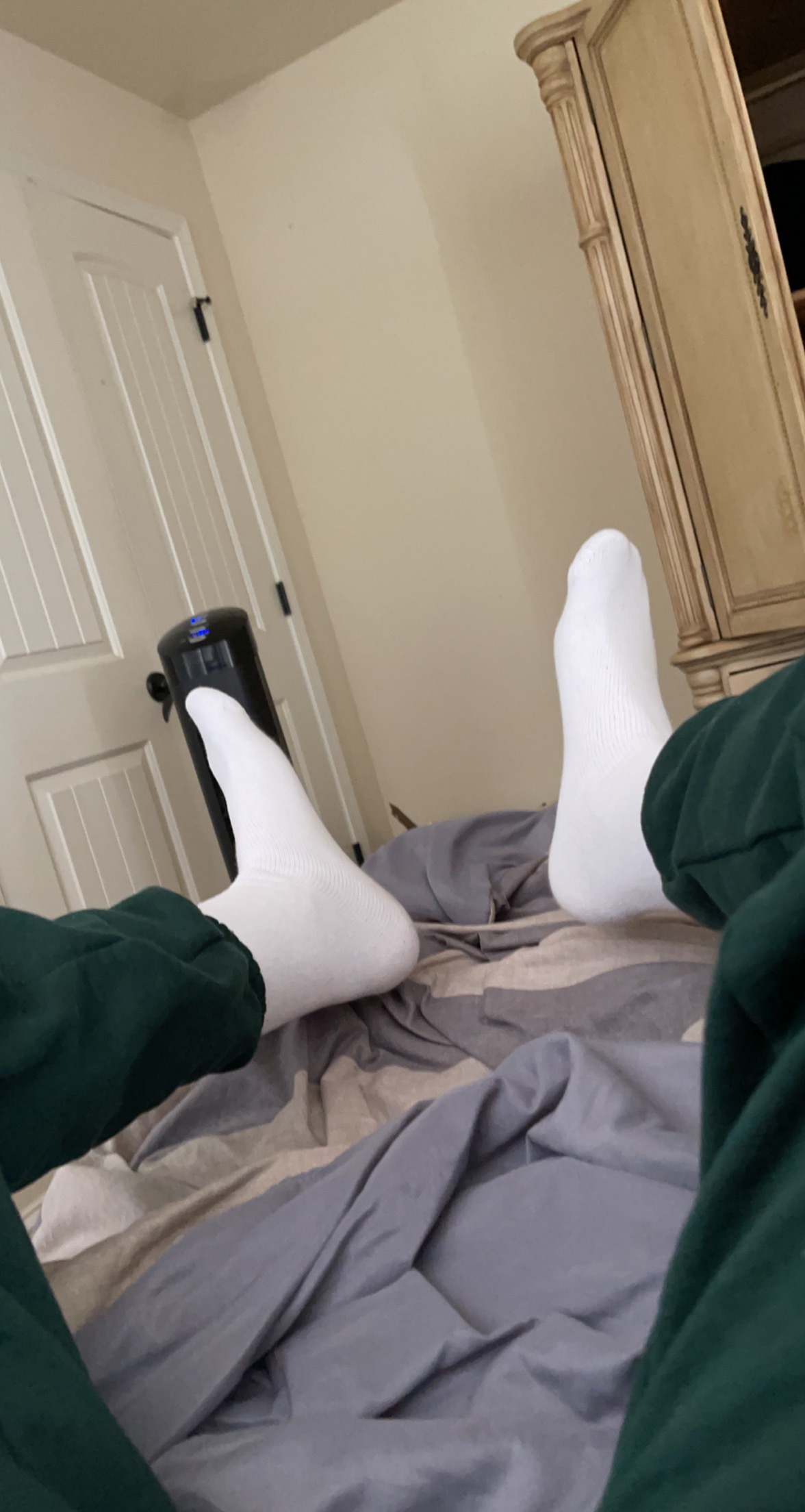 Feetsndsocks2021 profile