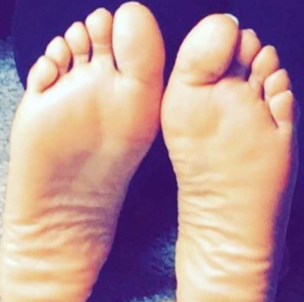 MrzPrettyYoungFeet thumbnail