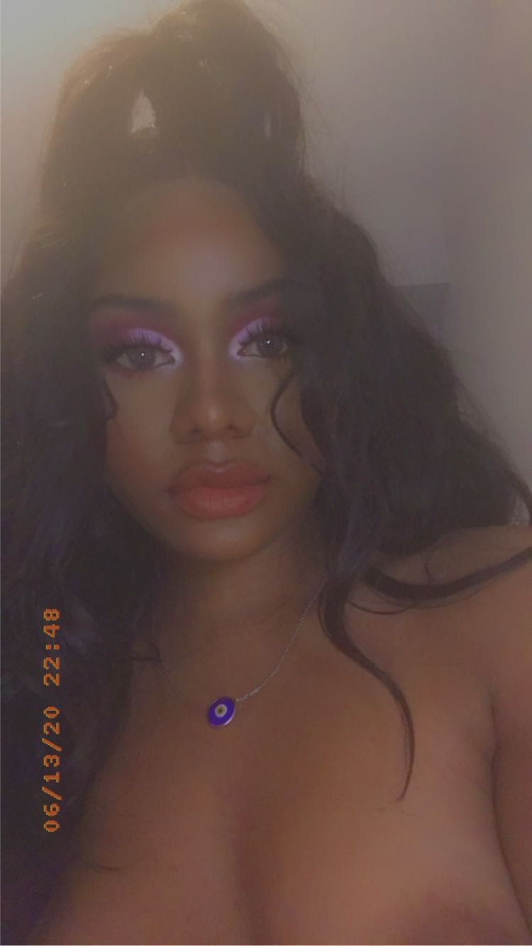 dollfacesteez profile