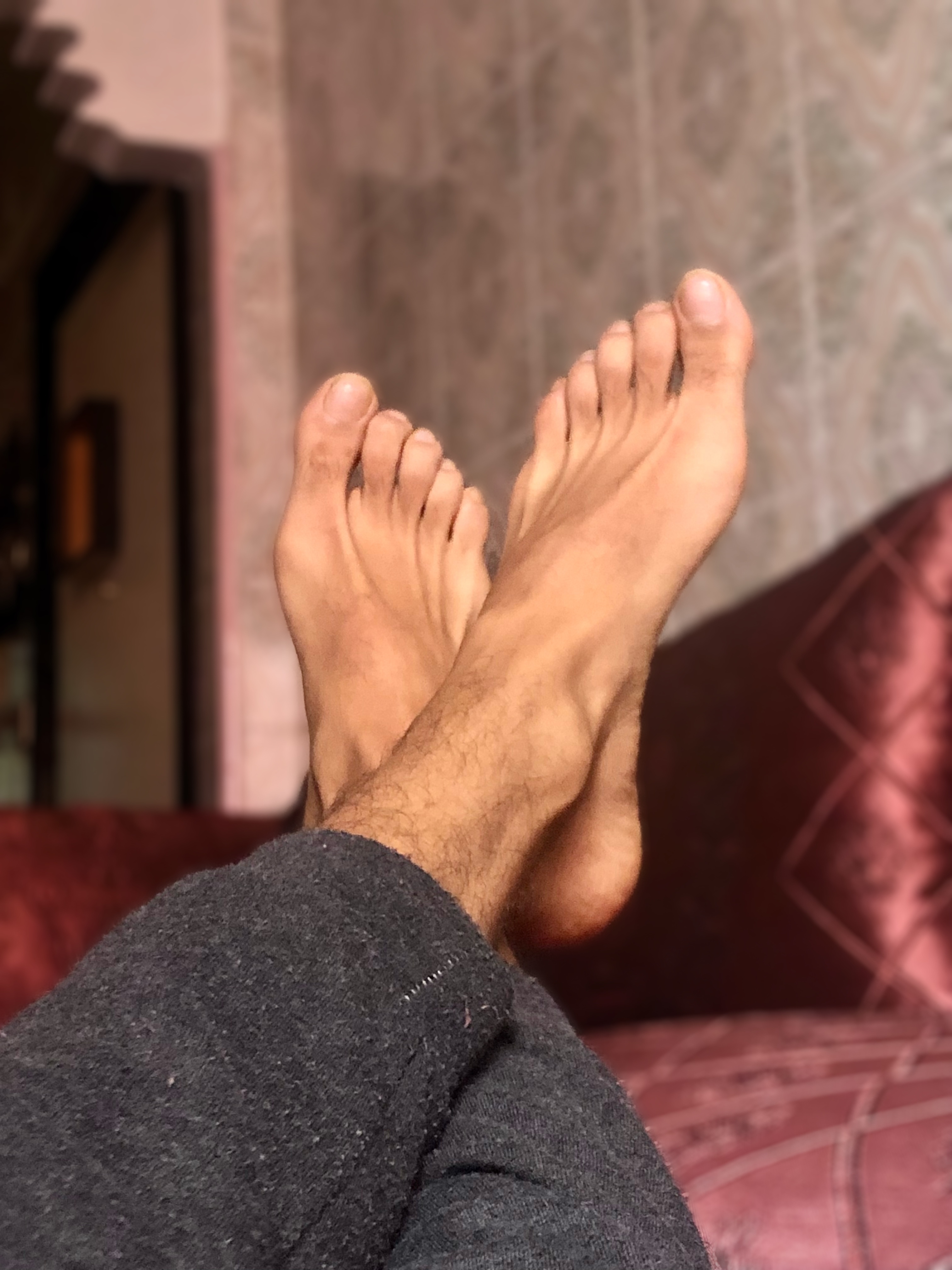 arab_god_feet thumbnail