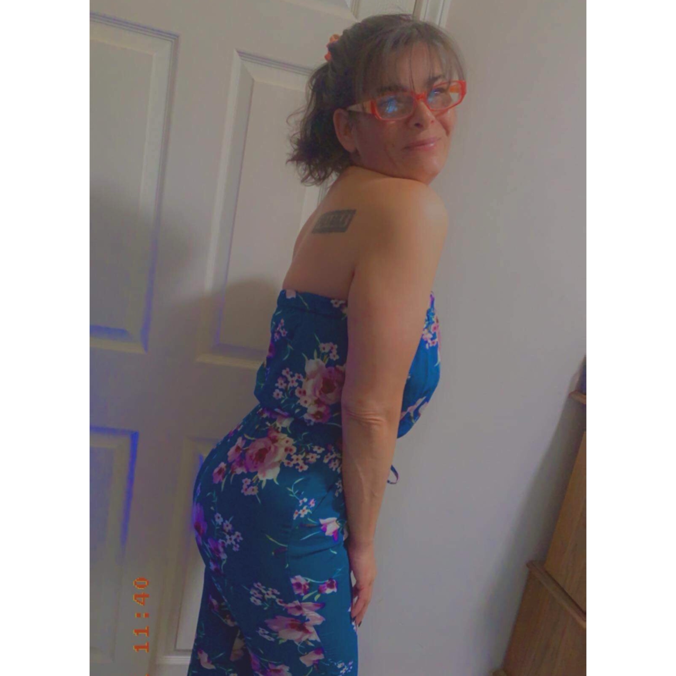 leaisyours profile