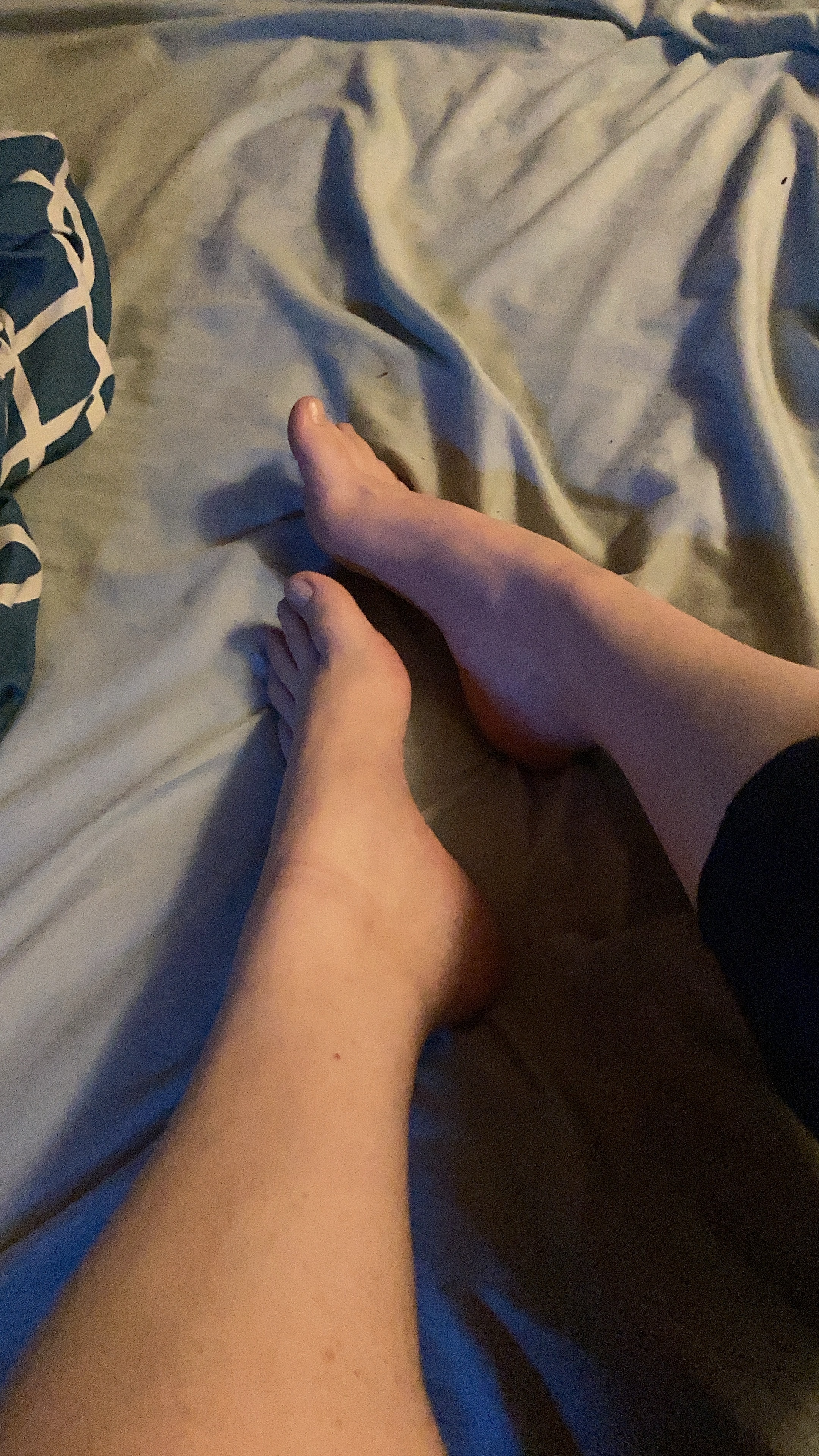 Amateur feet thumbnail