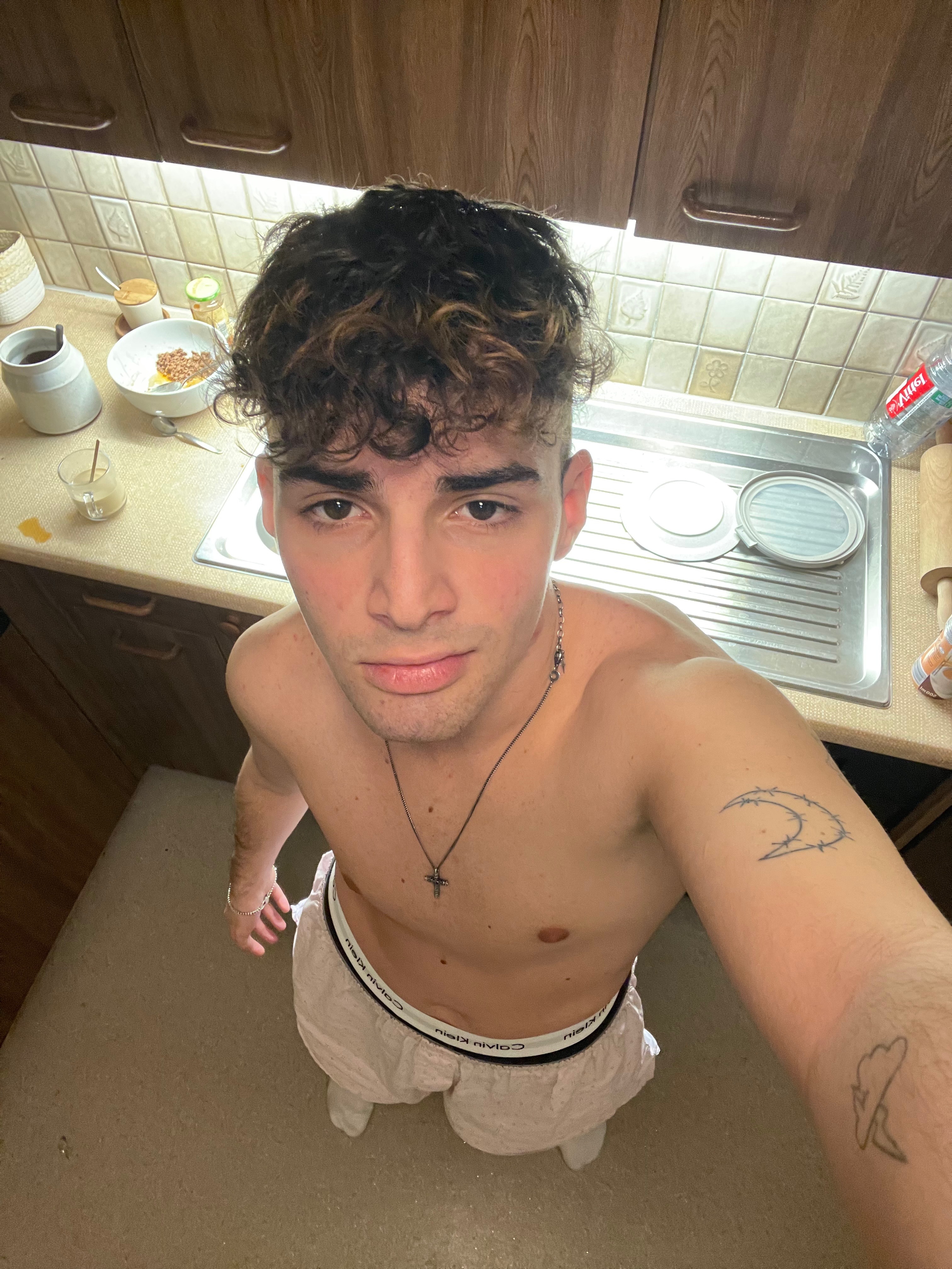 italianboy21 profile