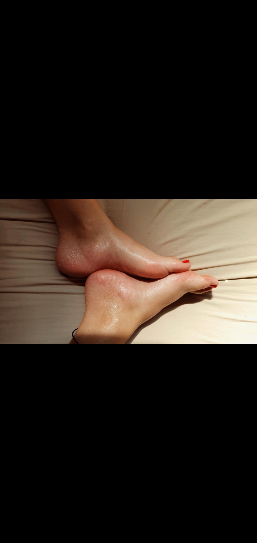 Giulia - Goddess Feet thumbnail