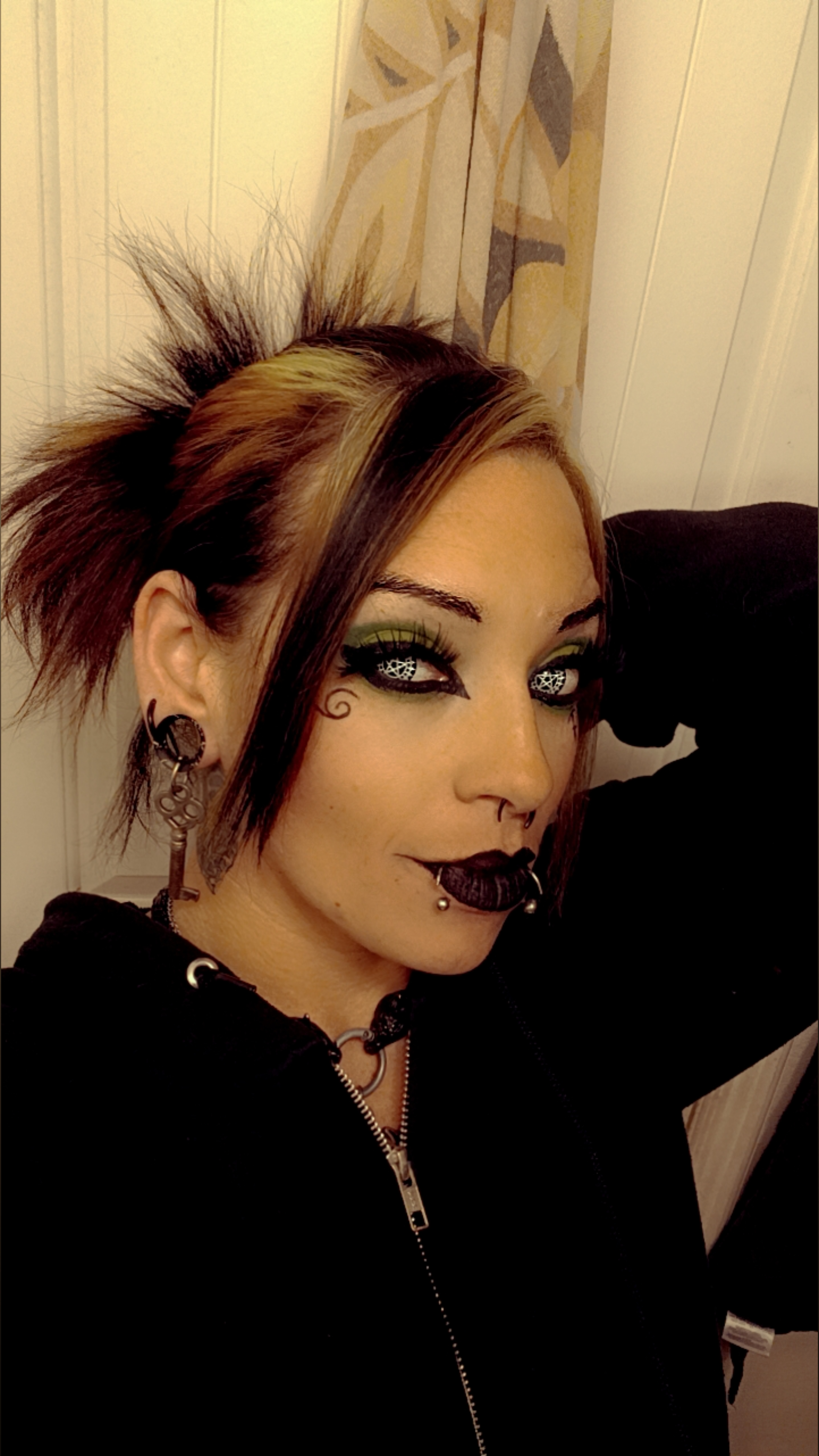 lady_monoxide666 profile